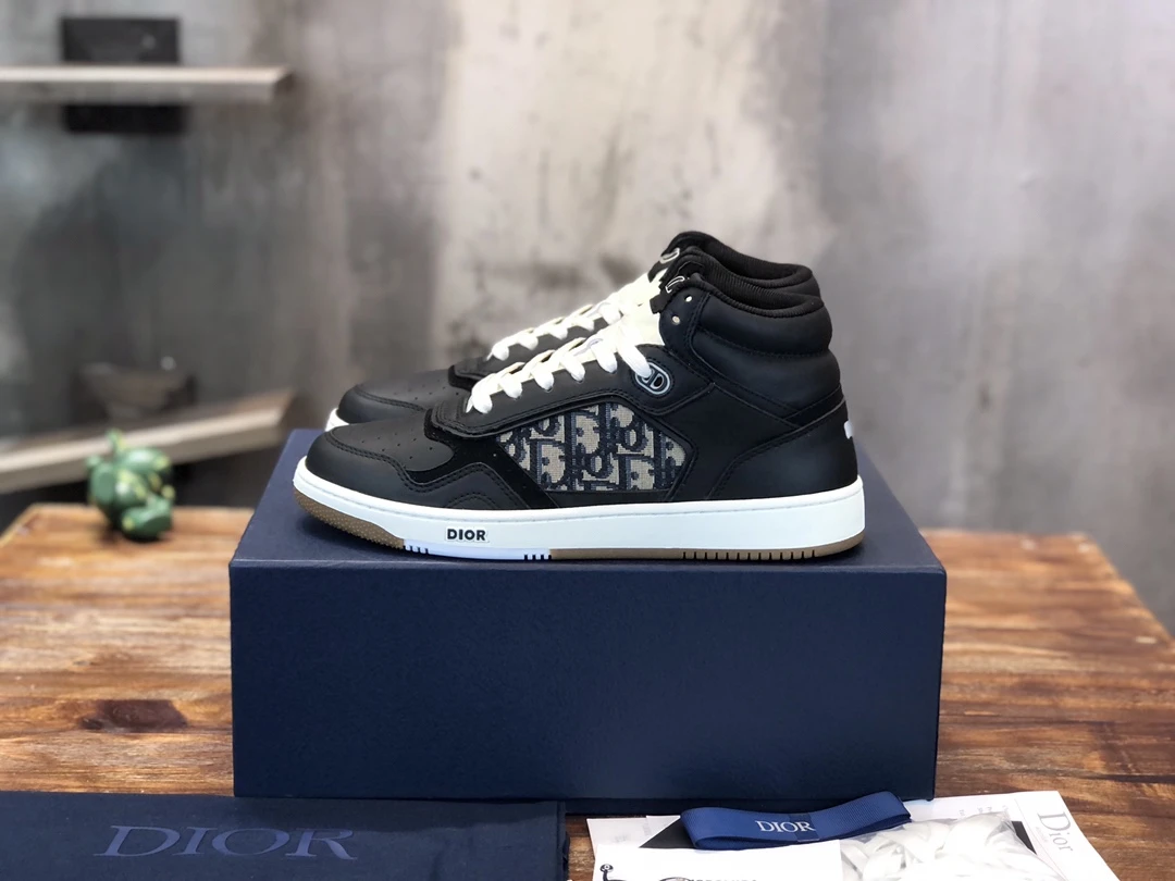 Dior Sneakers — f732add5