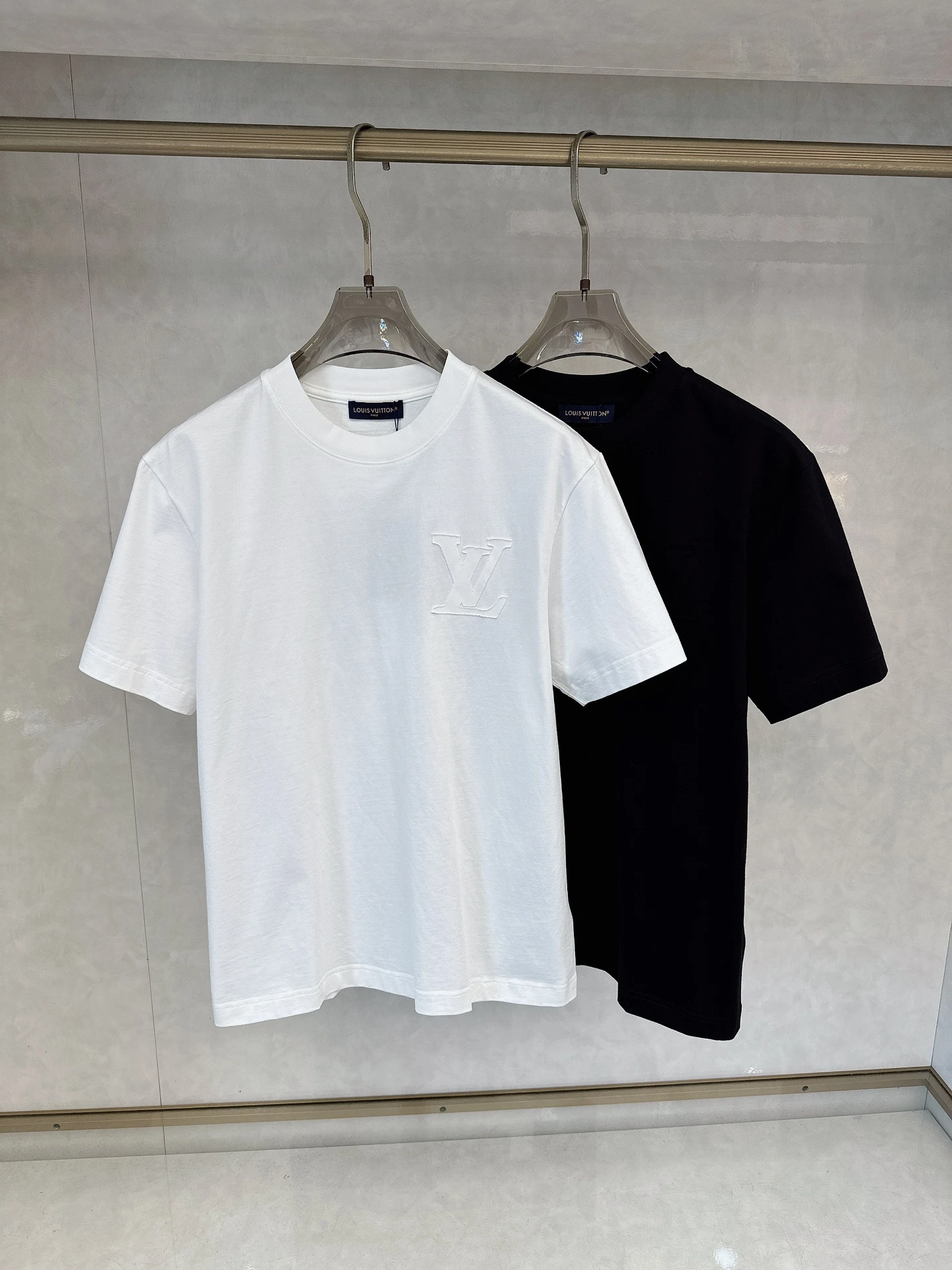 Louis Vuitton T-Shirt — d6812aec