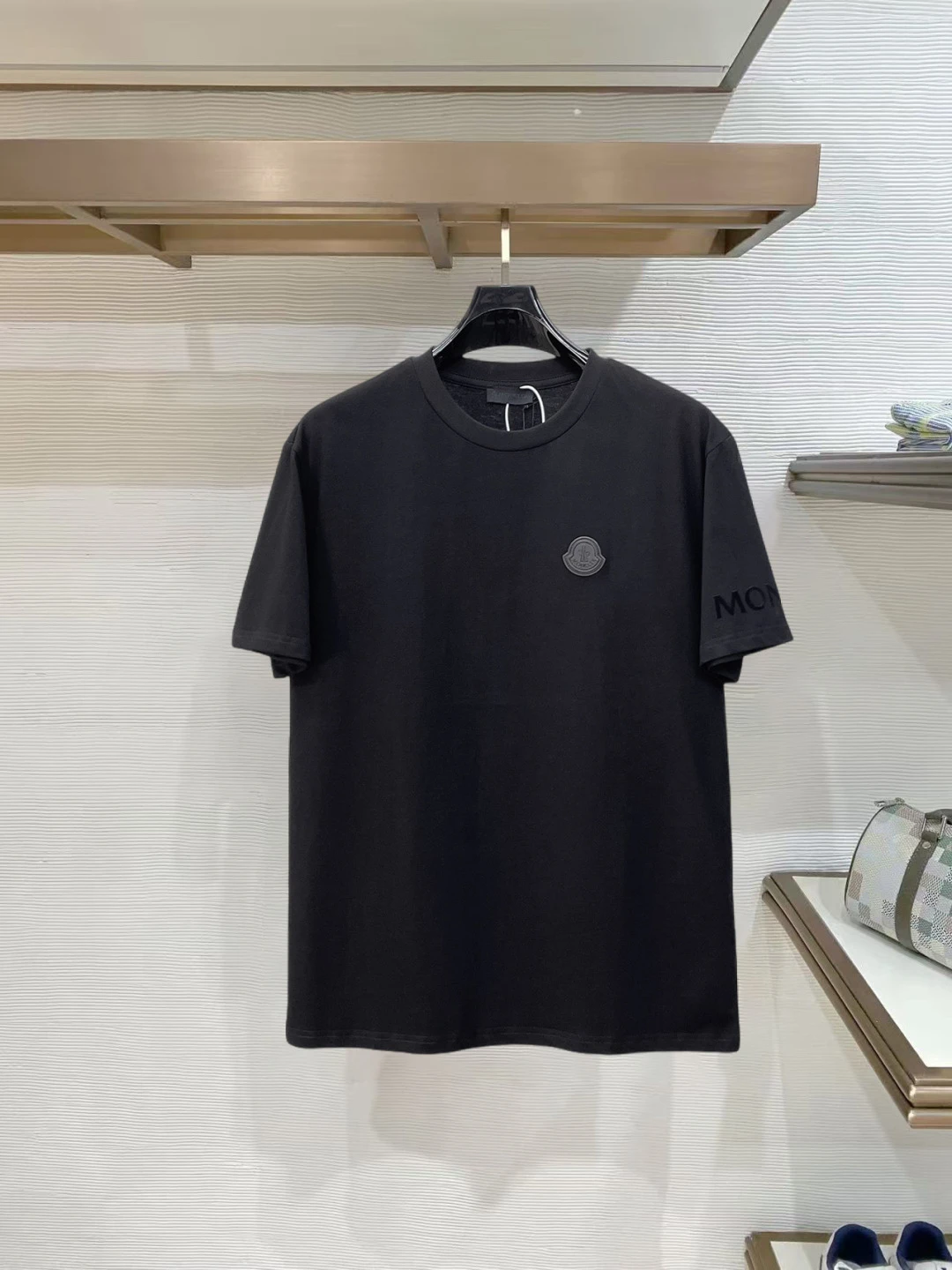 Moncler T-Shirt — ba921035