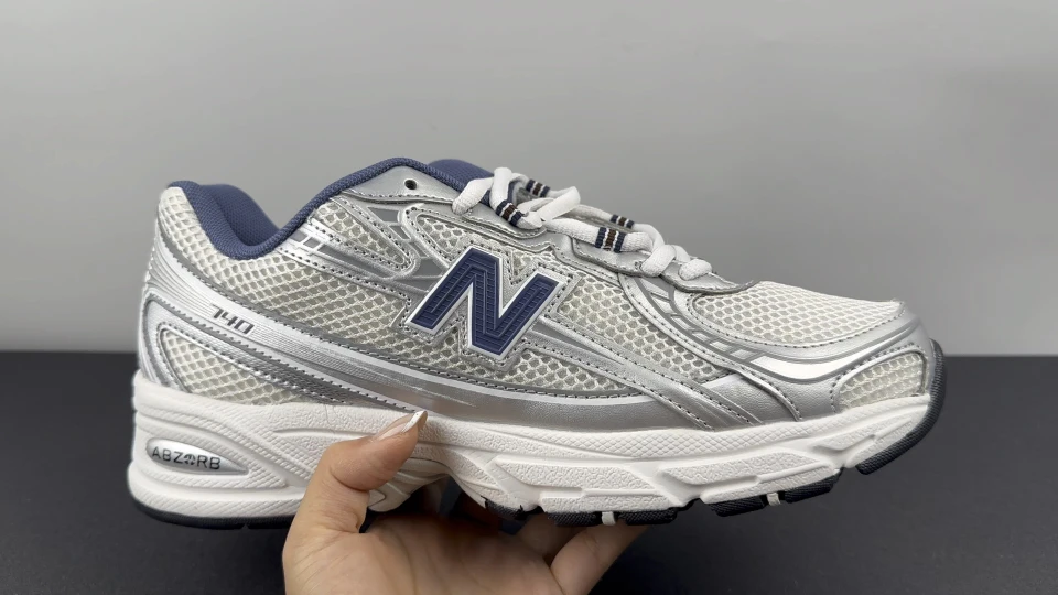 New Balance Shoes — 40a94606
