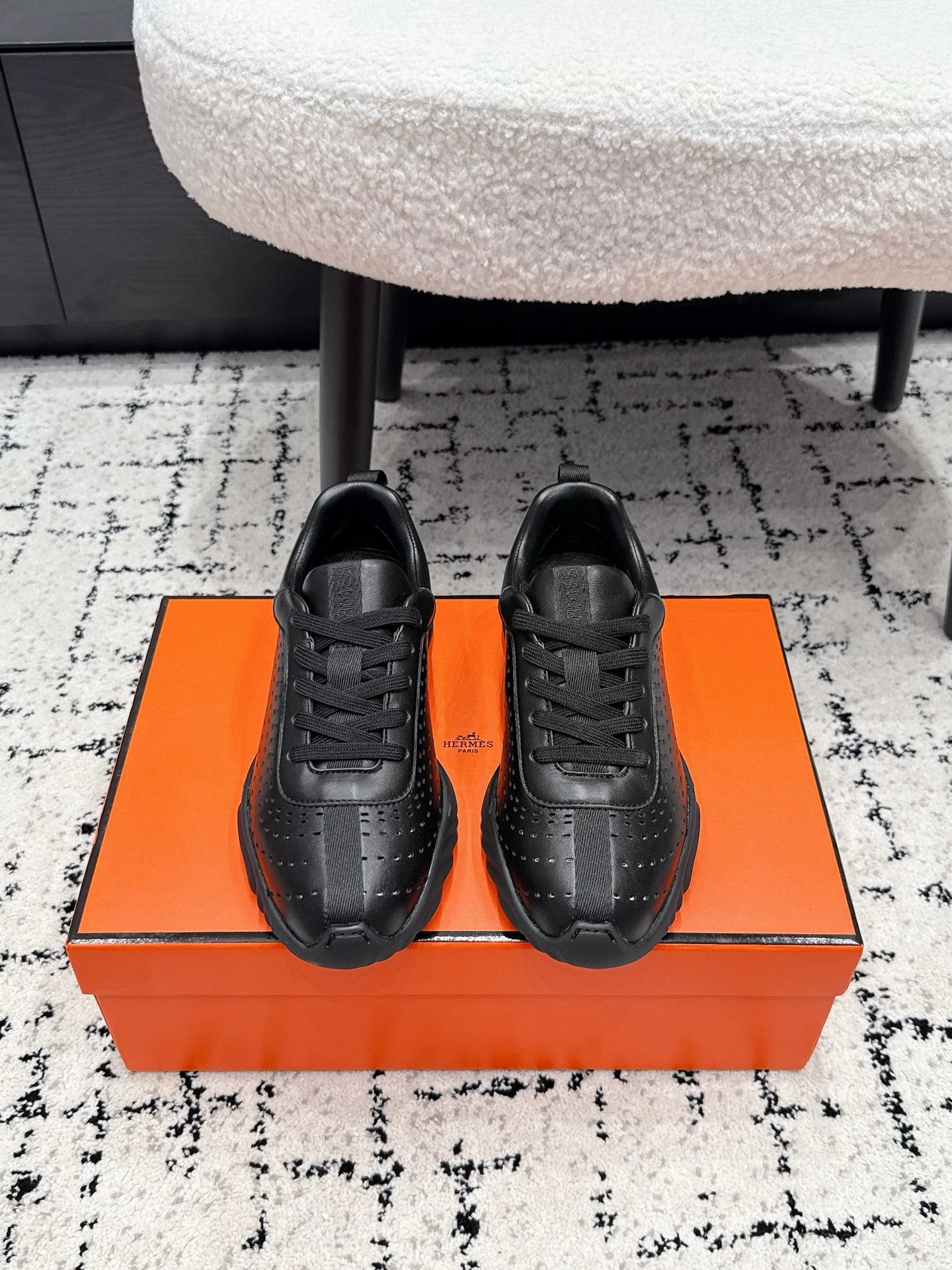 Hermès Sneakers — 179ef5c9