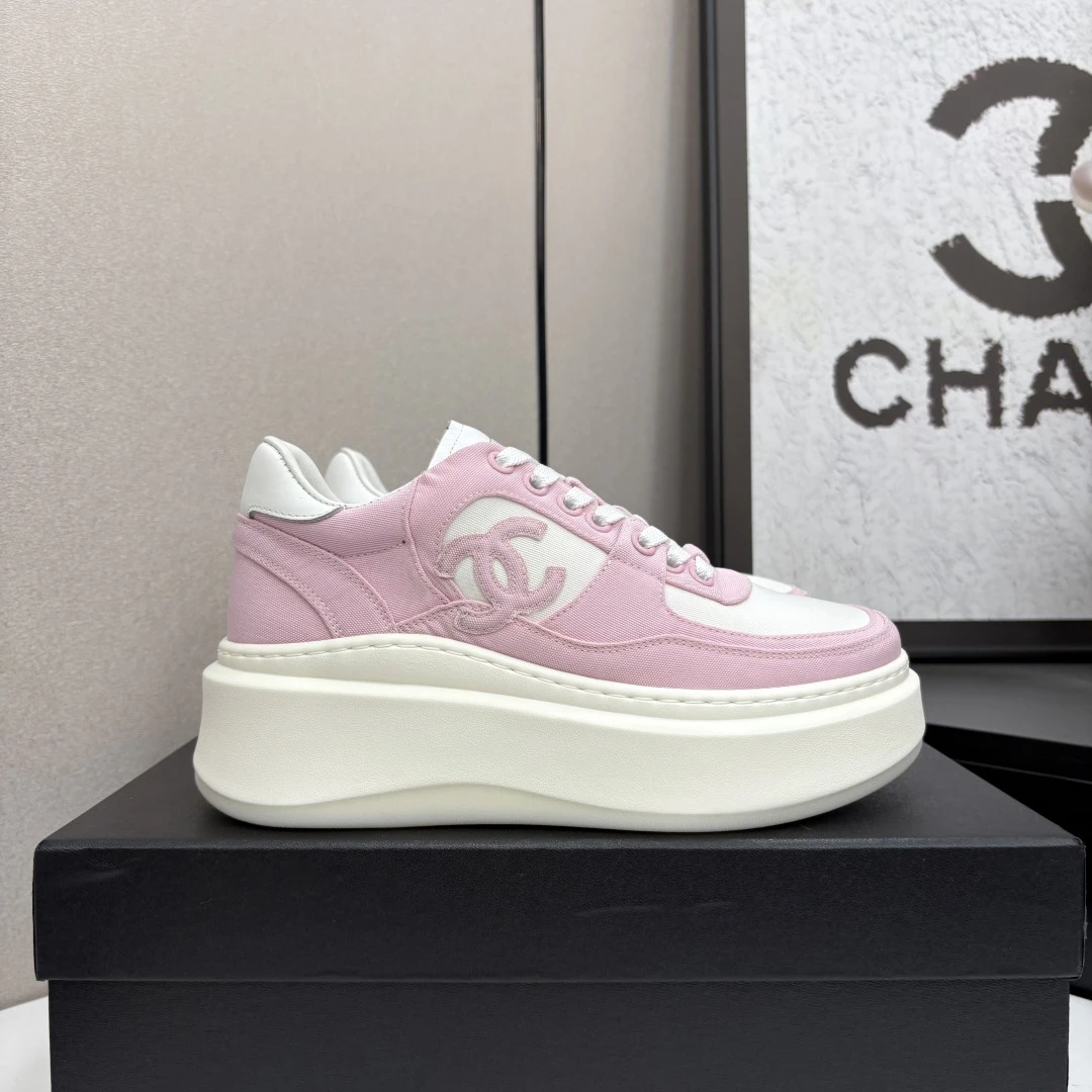 Chanel Sneakers — 8880d01c