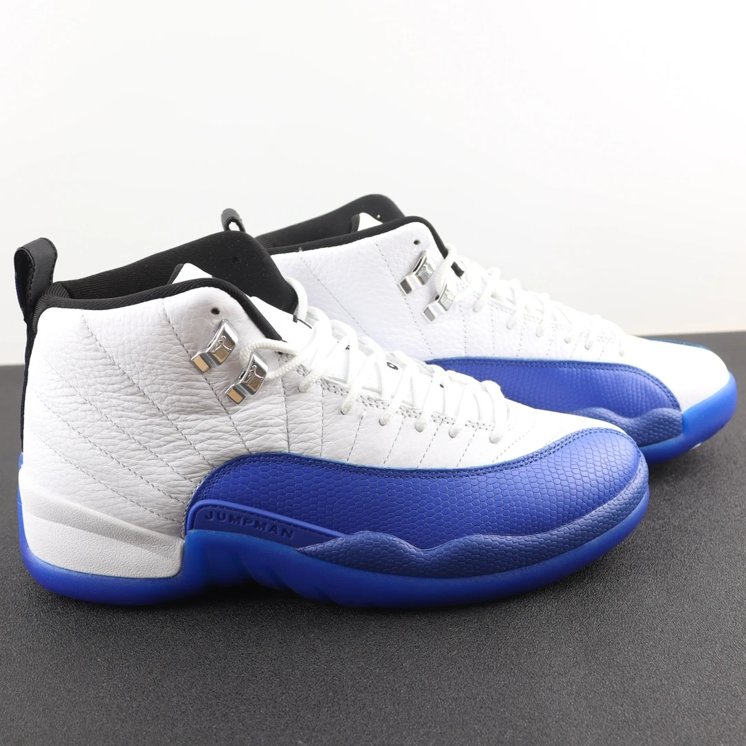 Nike Shoes — 6ee2832a