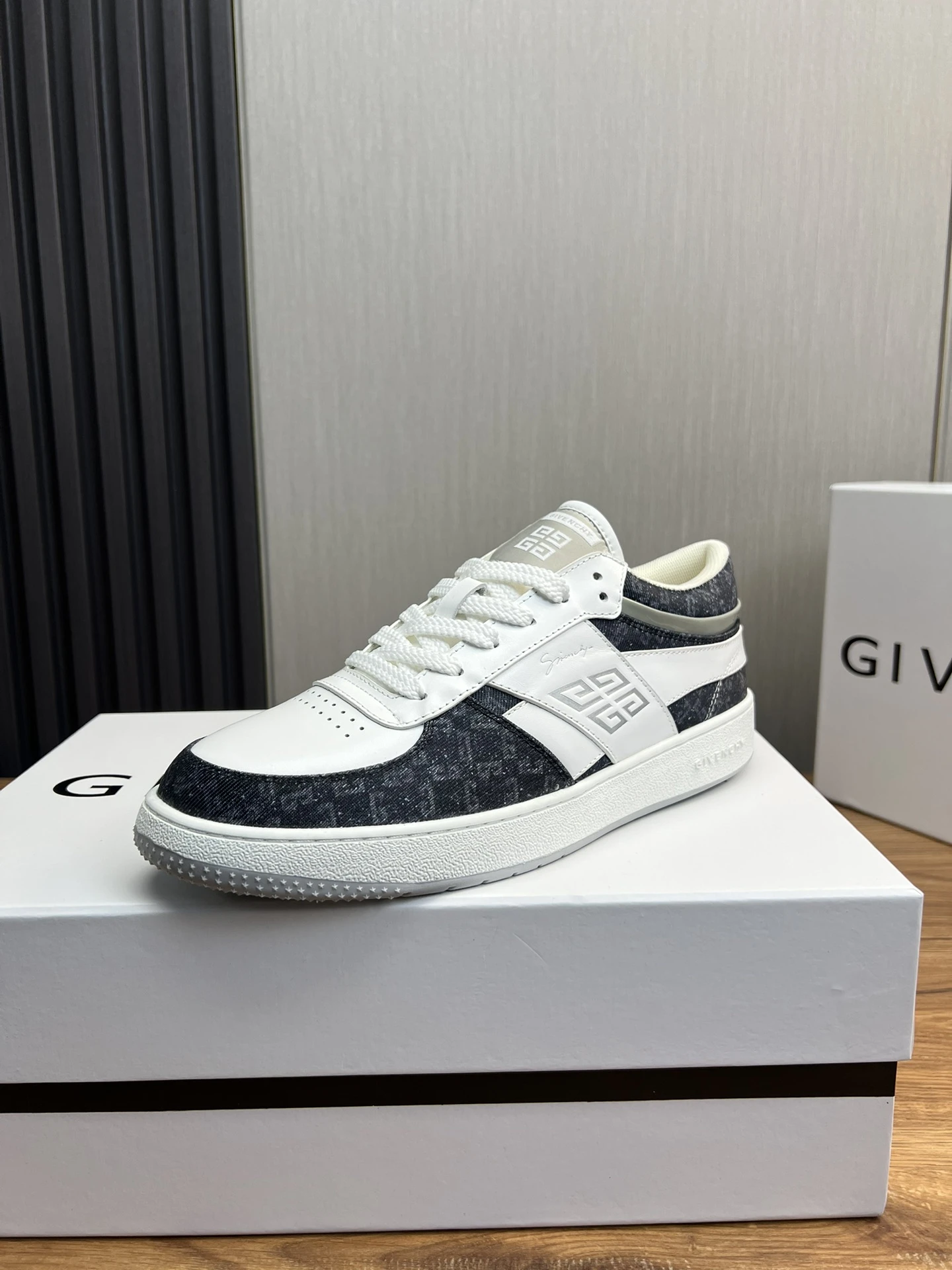 Givenchy Shoes — 38e7c5bd