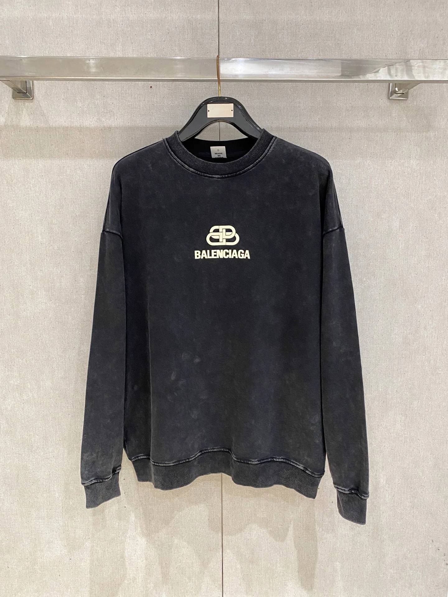 Balenciaga Sweatshirts — 7a7ca783