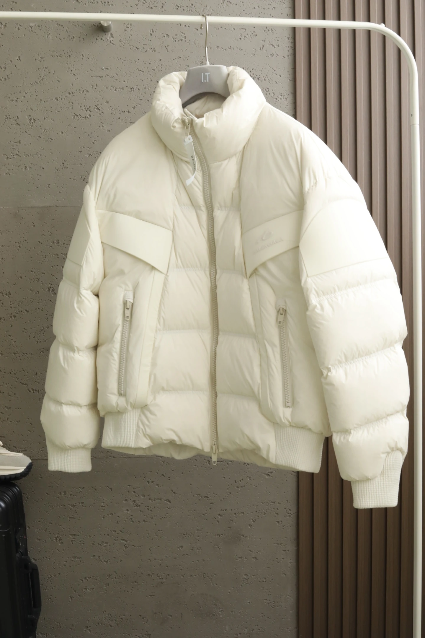 Moncler Down Jacket — 074c37dc