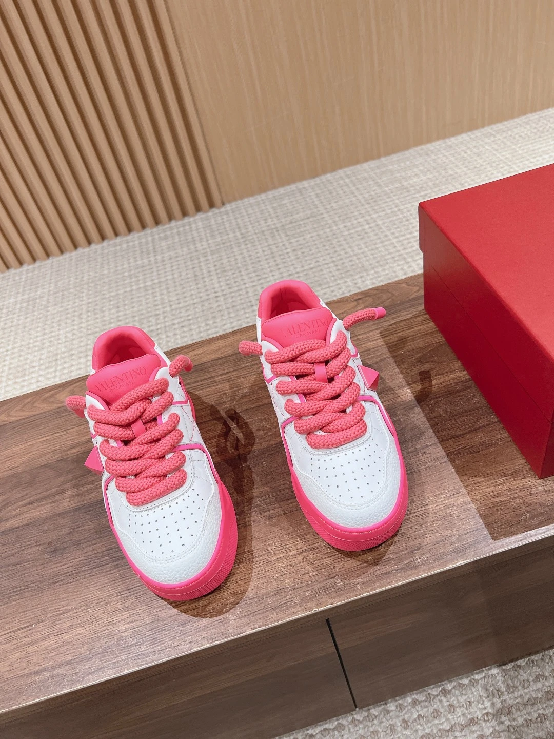Valentino Sneakers — a0b9fccd