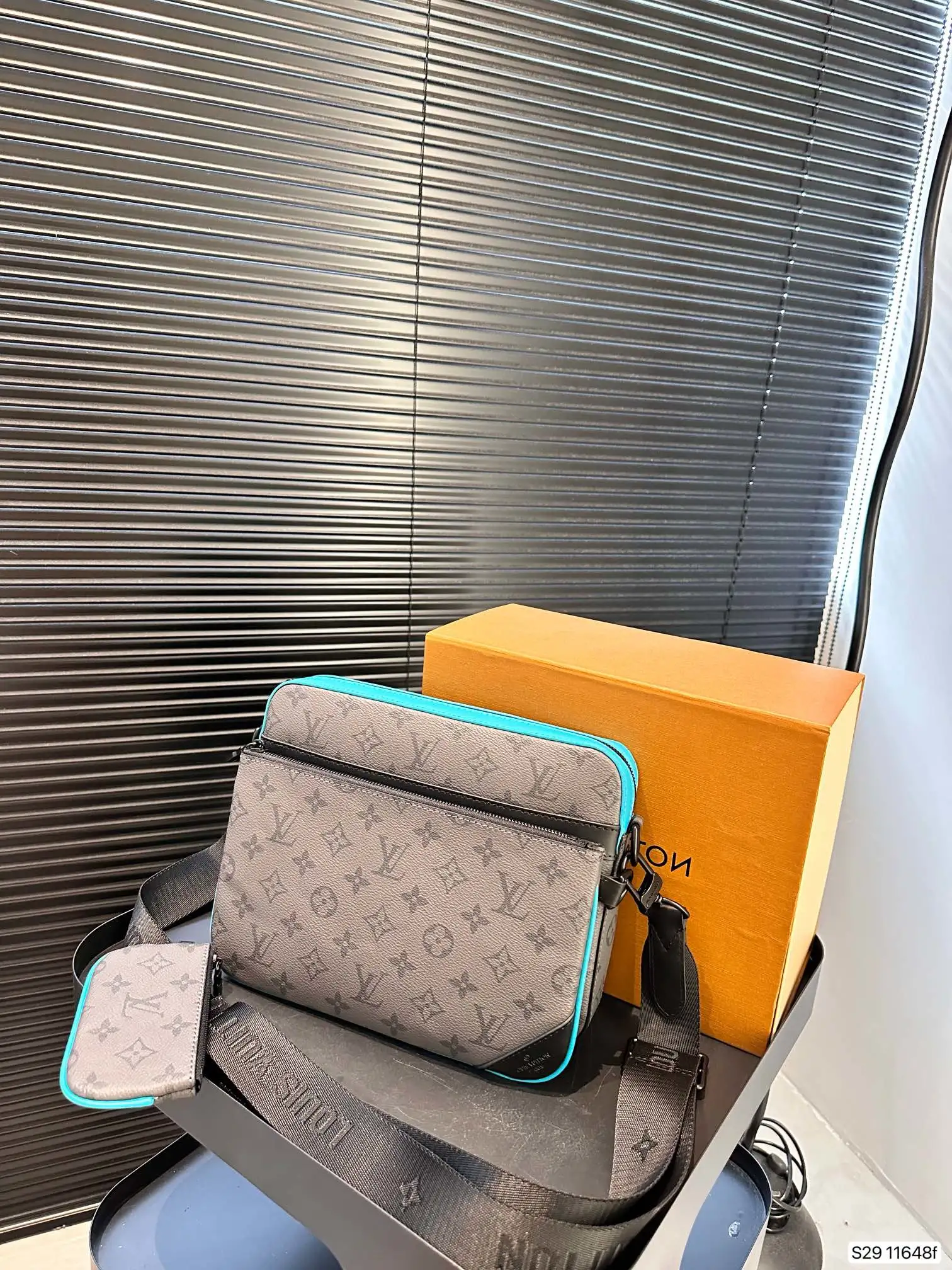 Louis Vuitton Bag — 10363d4b
