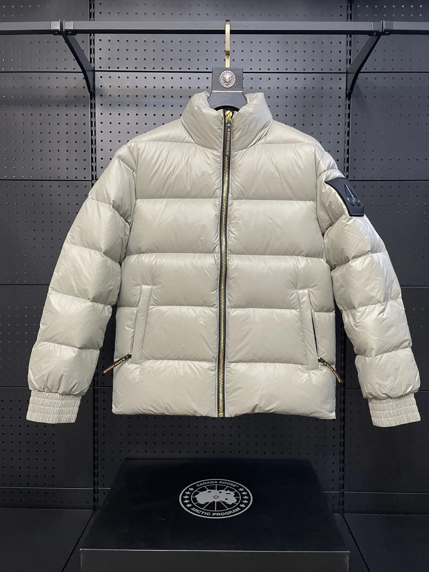 Canada Goose Down Jacket — 20b2e432