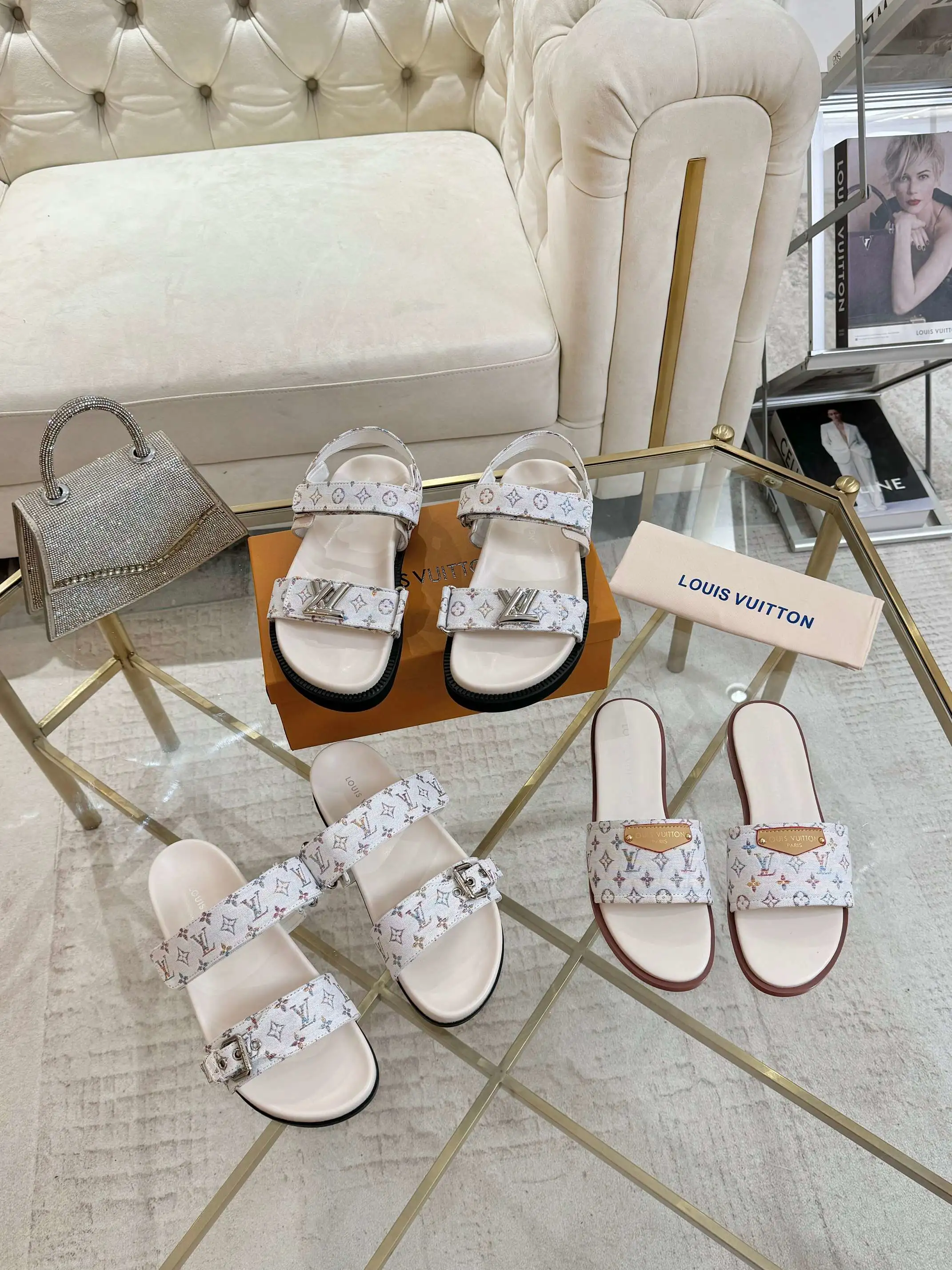 Louis Vuitton Slippers — 7edce271