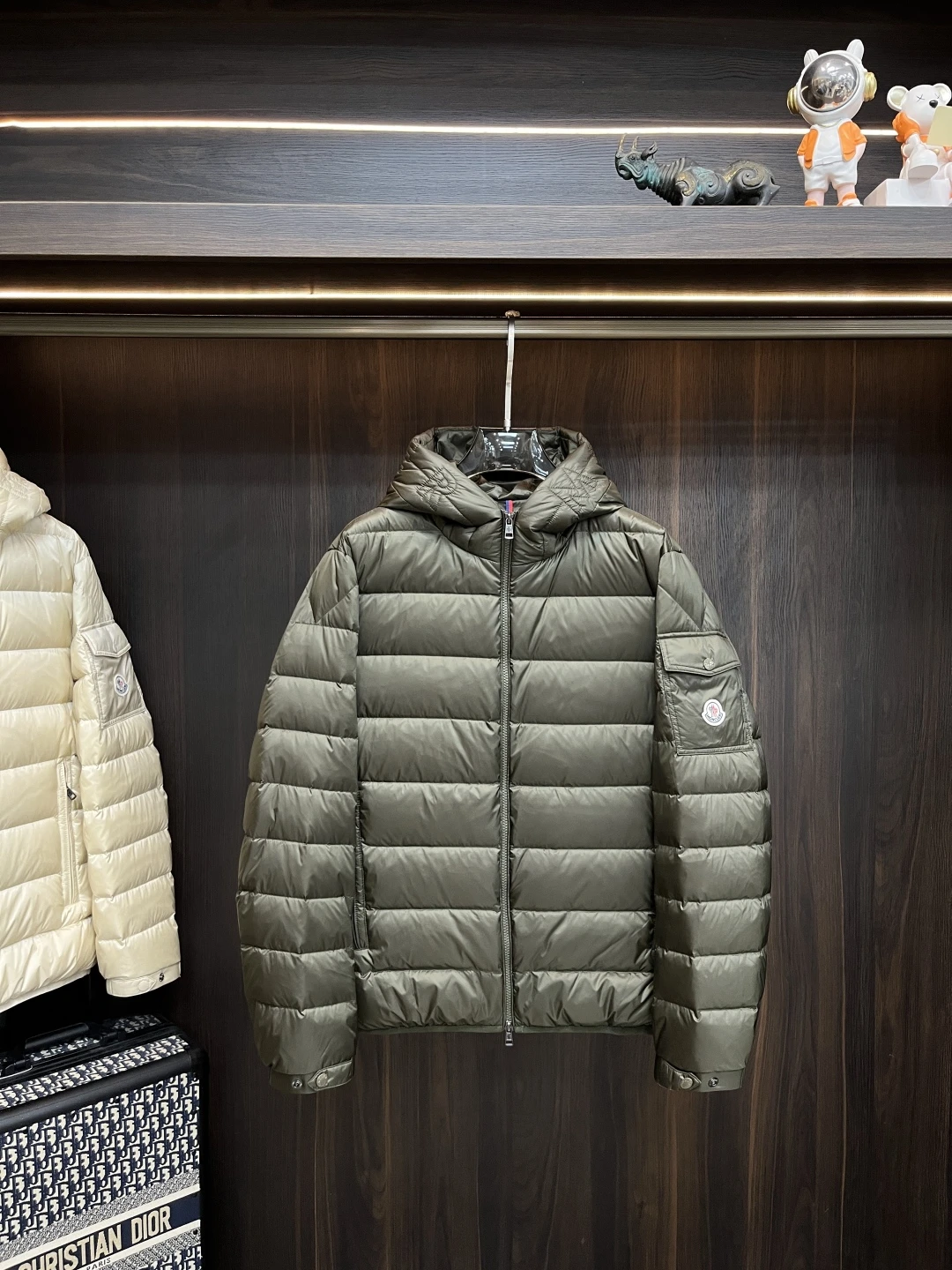 Moncler Down Jacket — 335e03d3