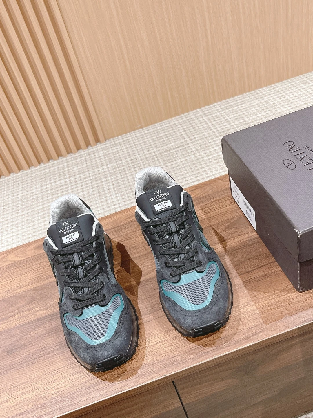 Valentino Sneakers — cb9dc85d
