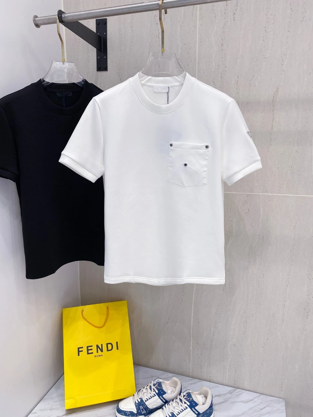 Prada T-Shirt — d5e8d721