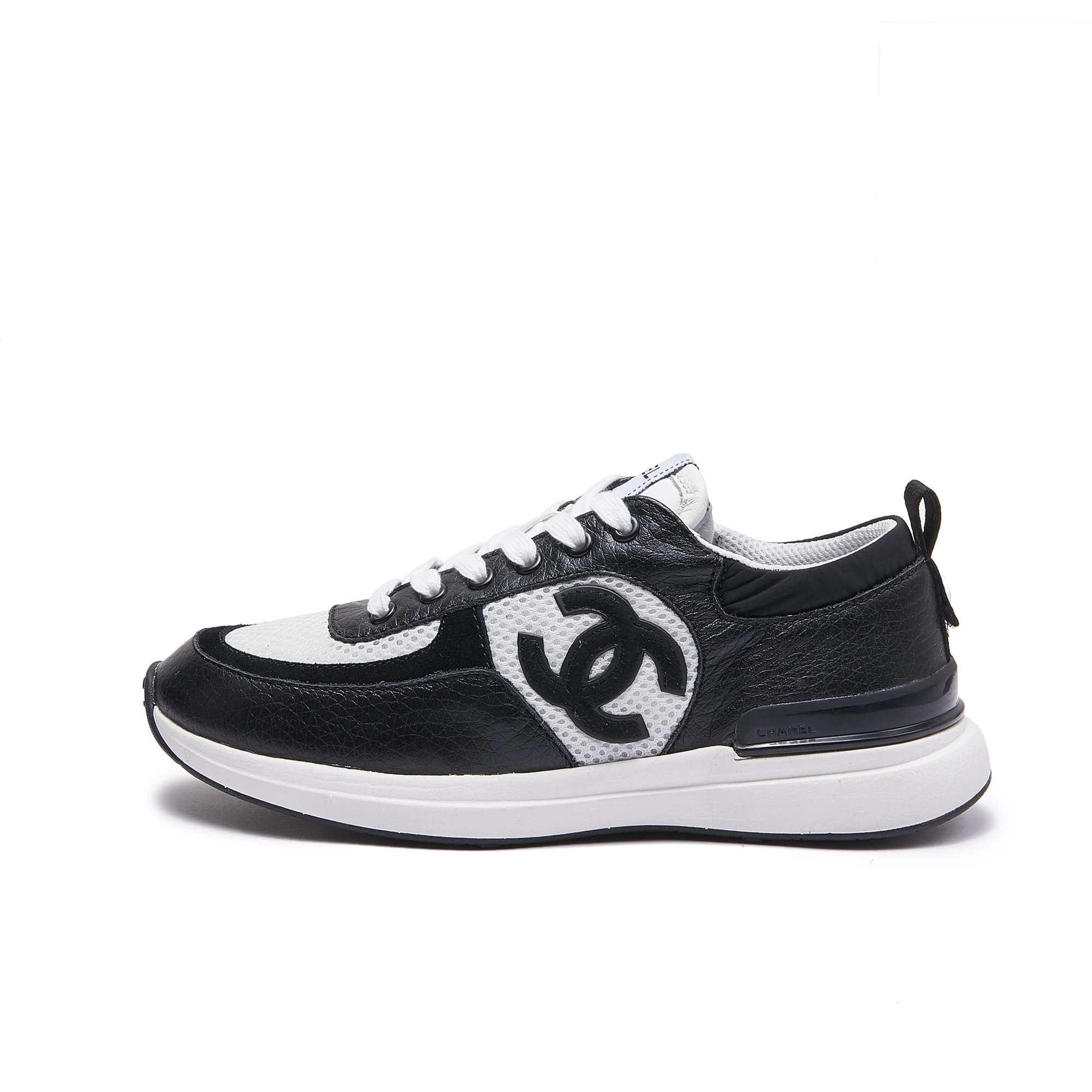 Chanel Sneakers — dfb6e3b4