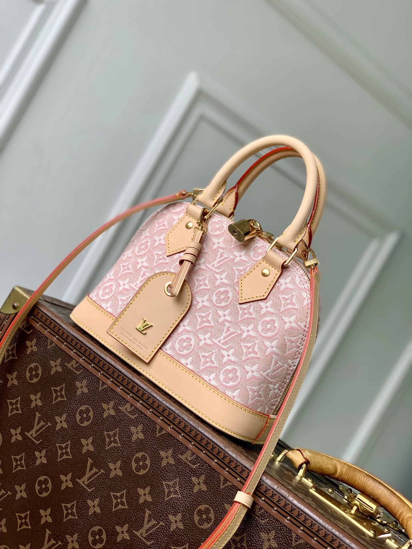 Louis Vuitton Bag — 05aef0bf