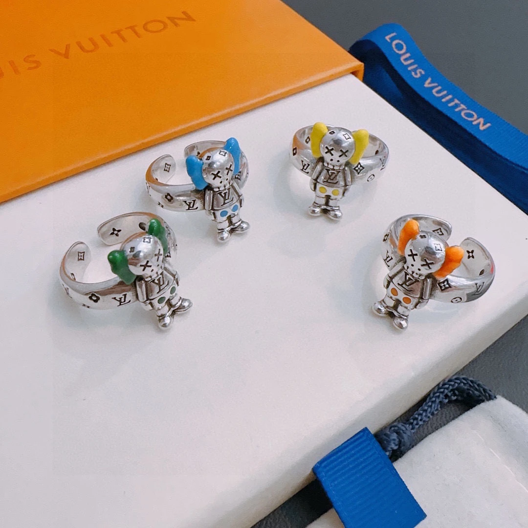 Louis Vuitton Necklaces — 5f5addc3