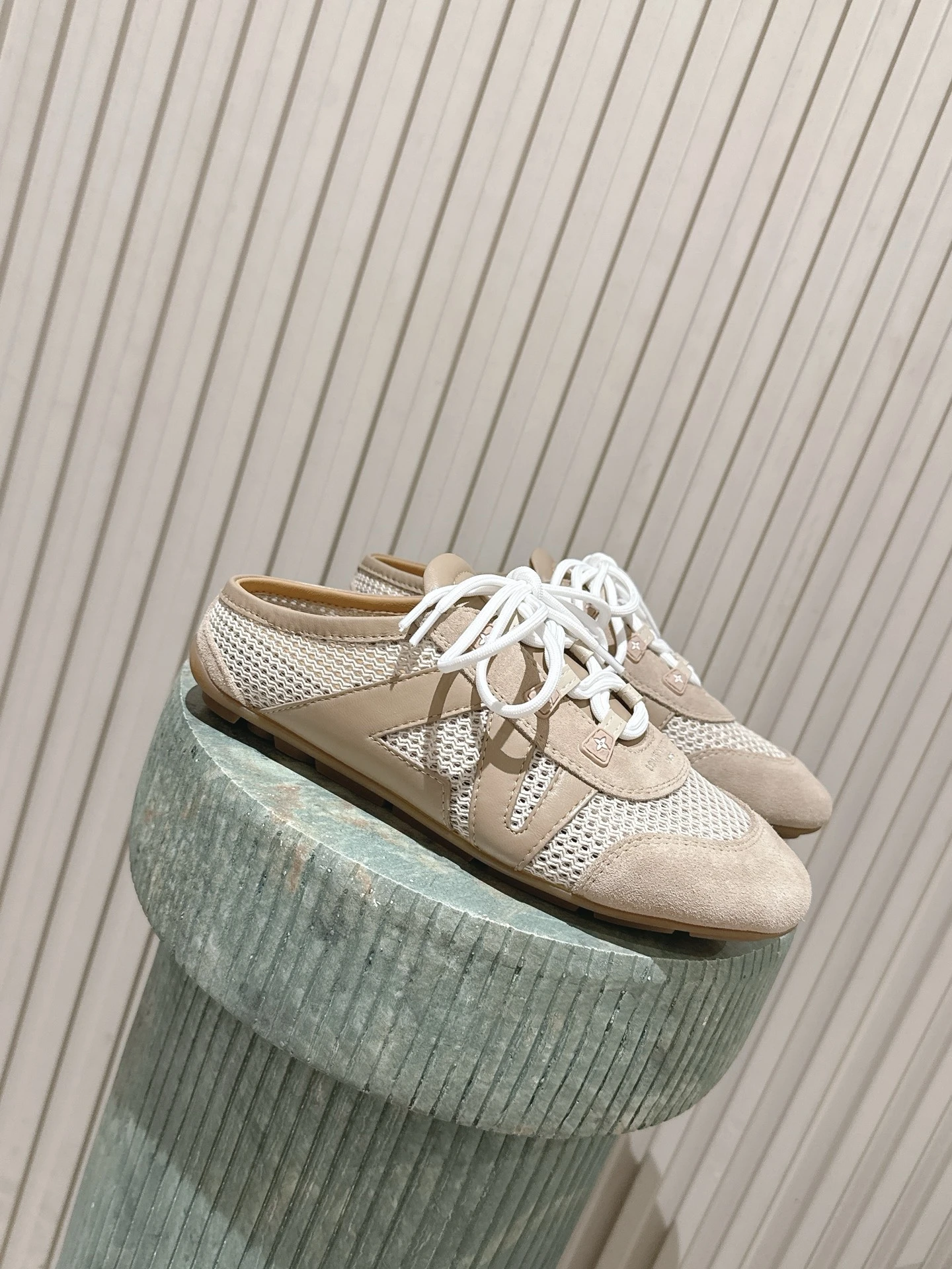 Louis Vuitton Sneakers — 12657c85
