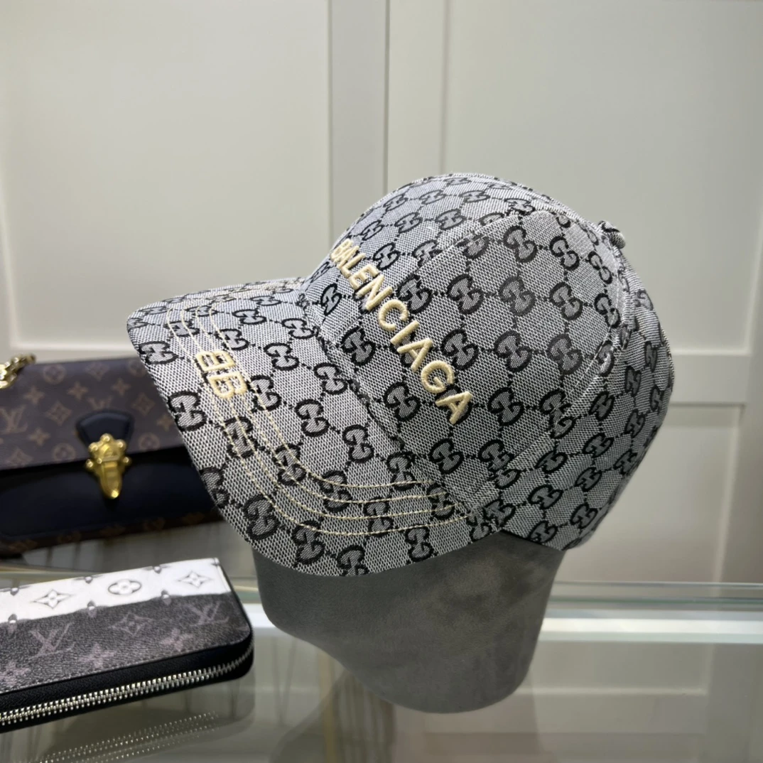 Balenciaga Hat — e10f52b3