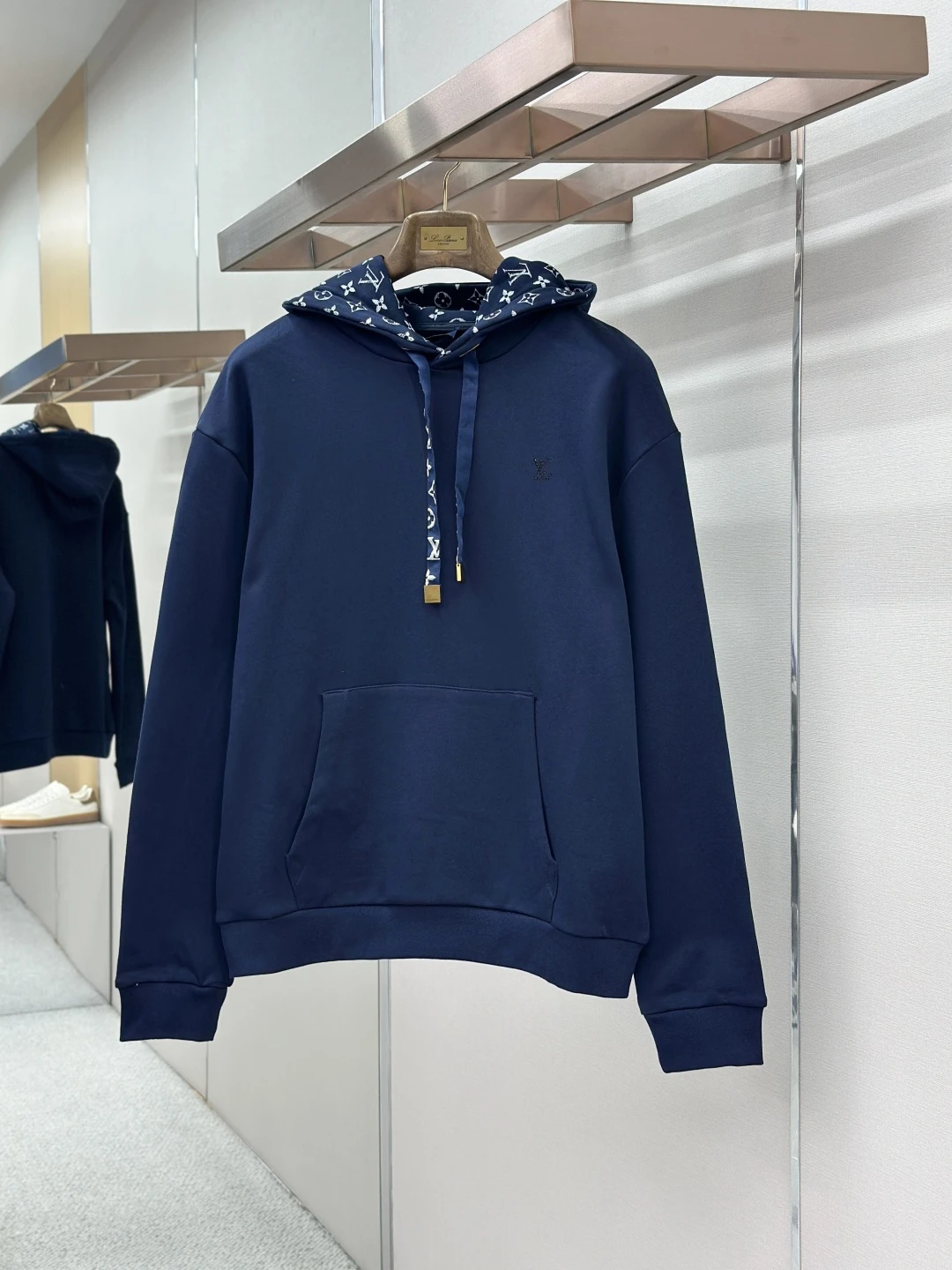 Louis Vuitton Hoodies — 5b5f65e7