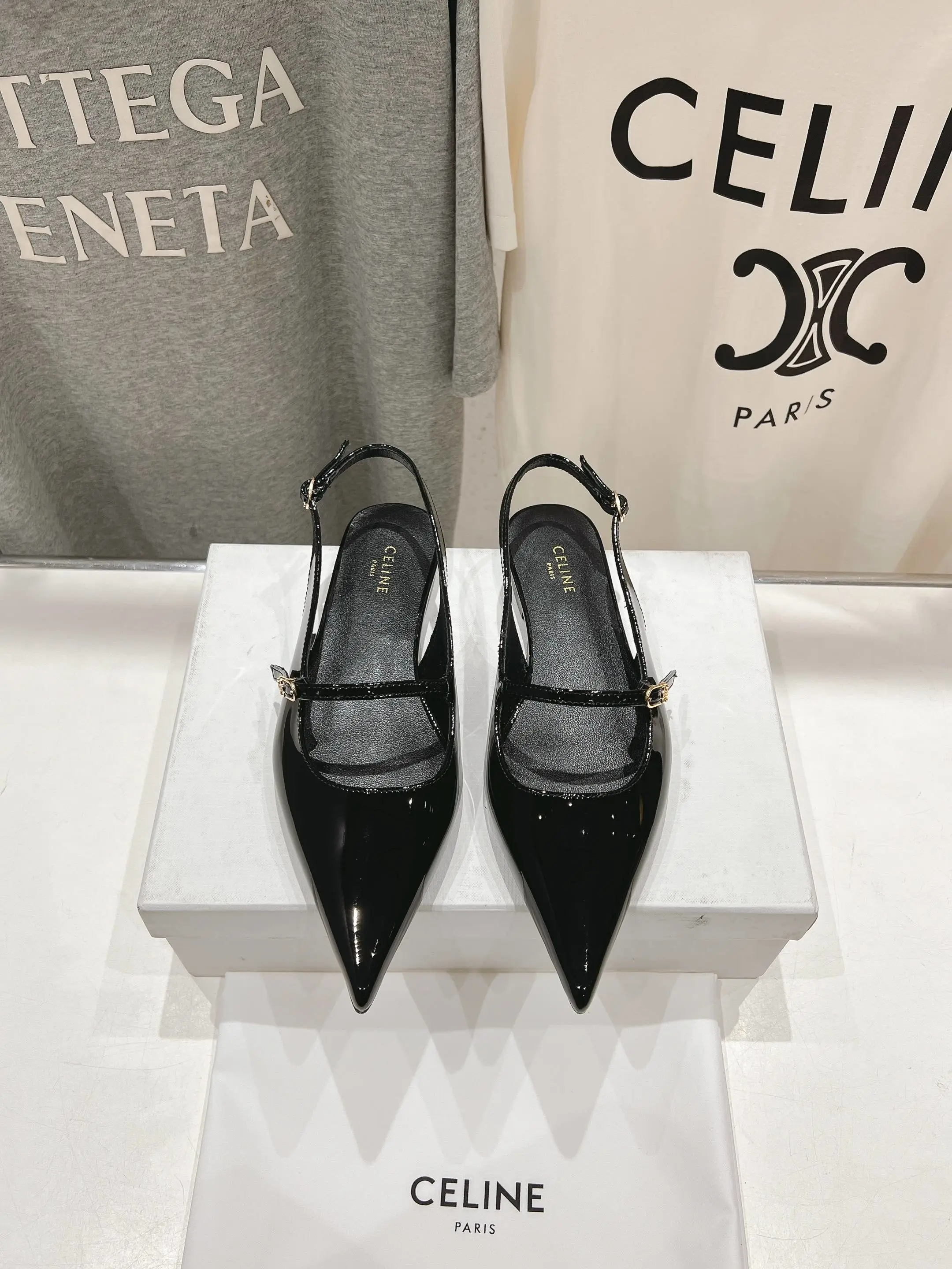 Celine Sandals — 393e977c