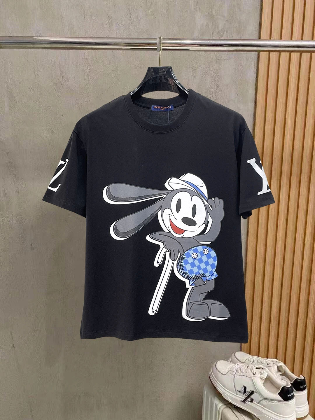 Louis Vuitton T-Shirt — 5e301e66