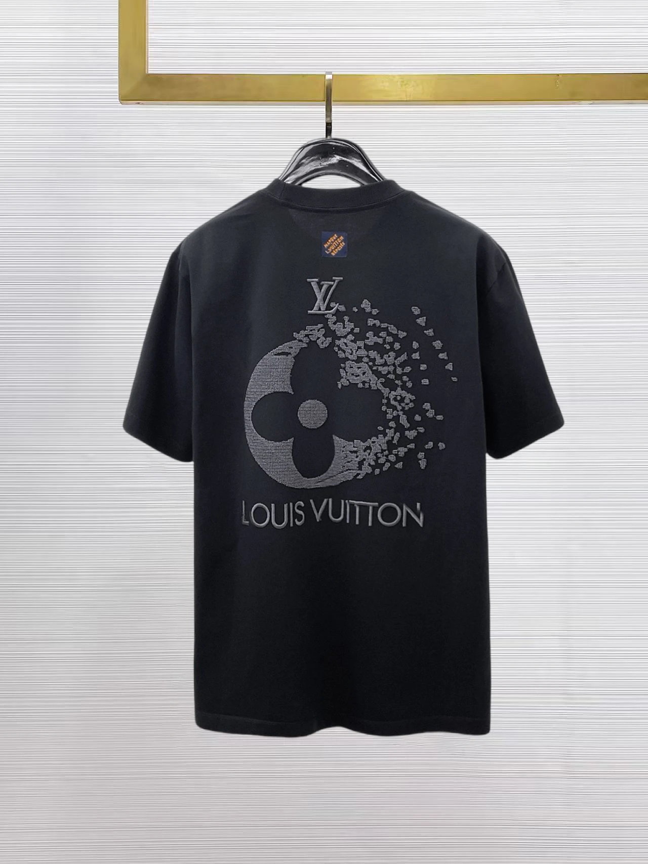 Louis Vuitton T-Shirt — fe0ebf80