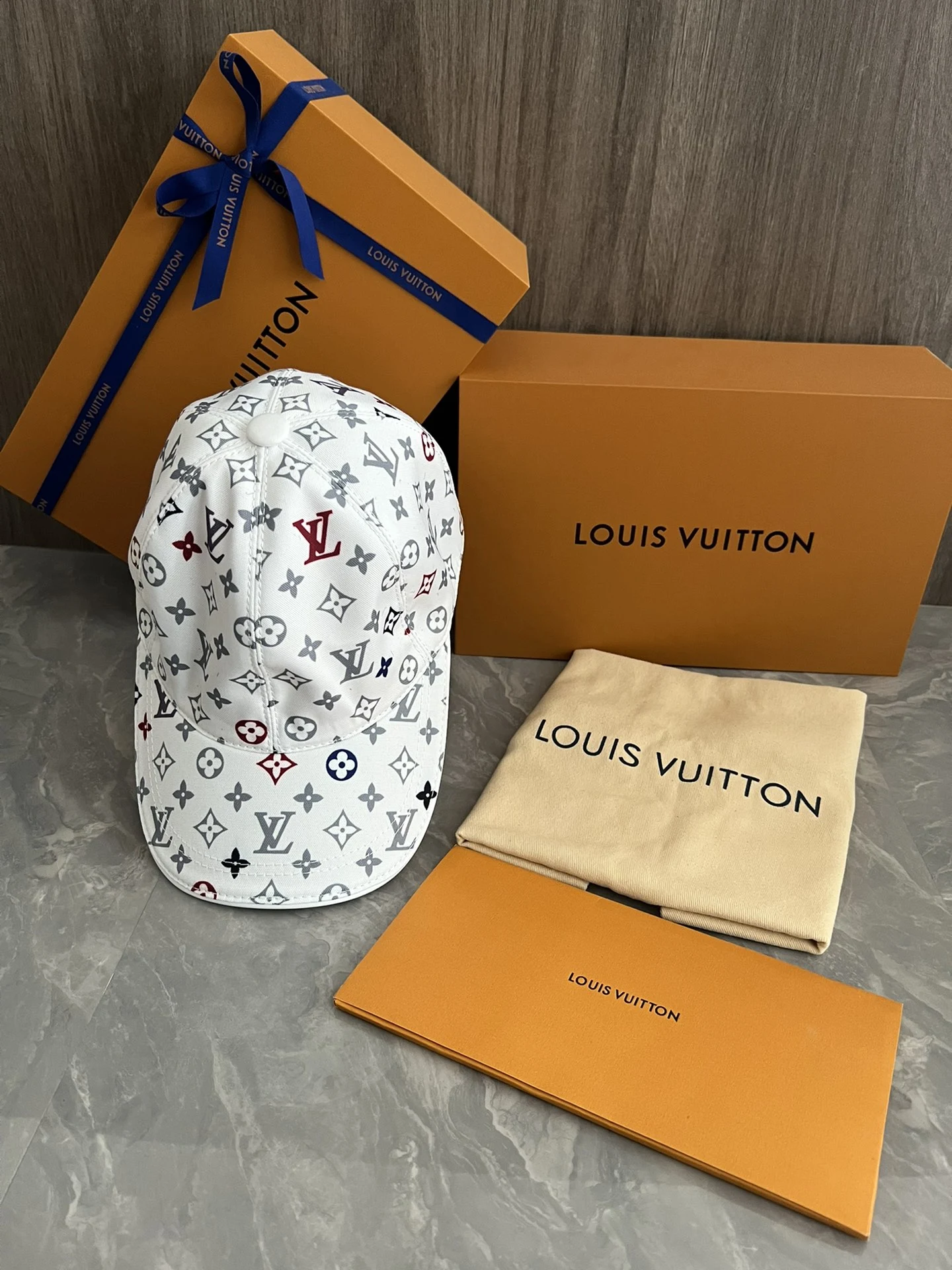 Louis Vuitton Caps — 9a358258