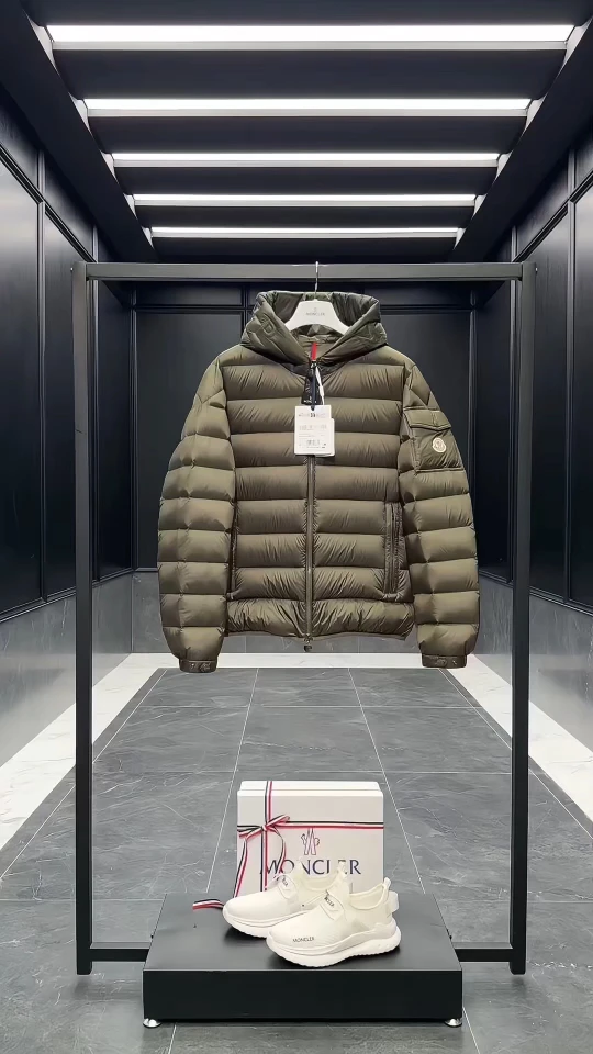 Moncler Down Jacket — 5af8c88f