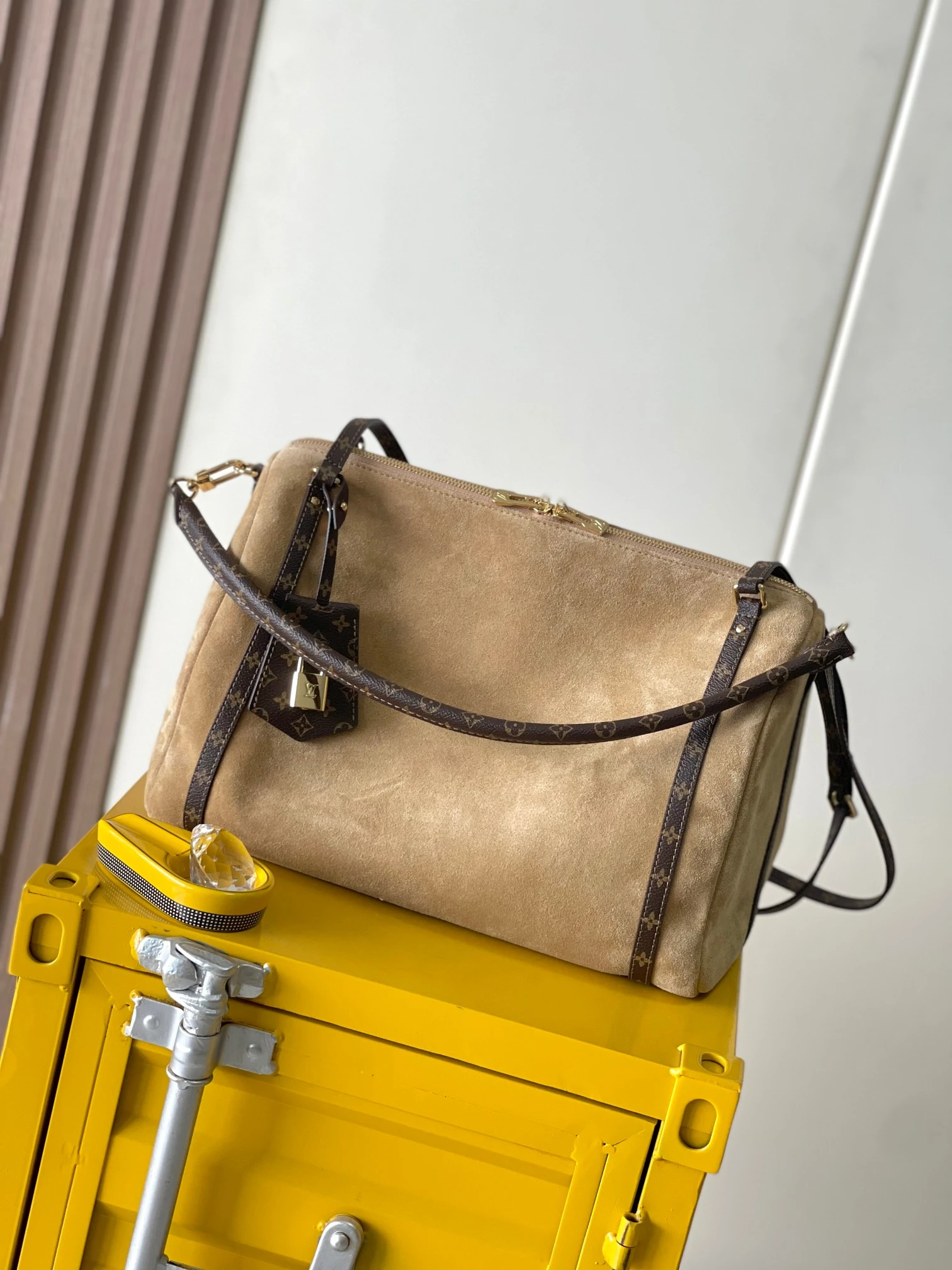 Louis Vuitton Bag — e7b51354