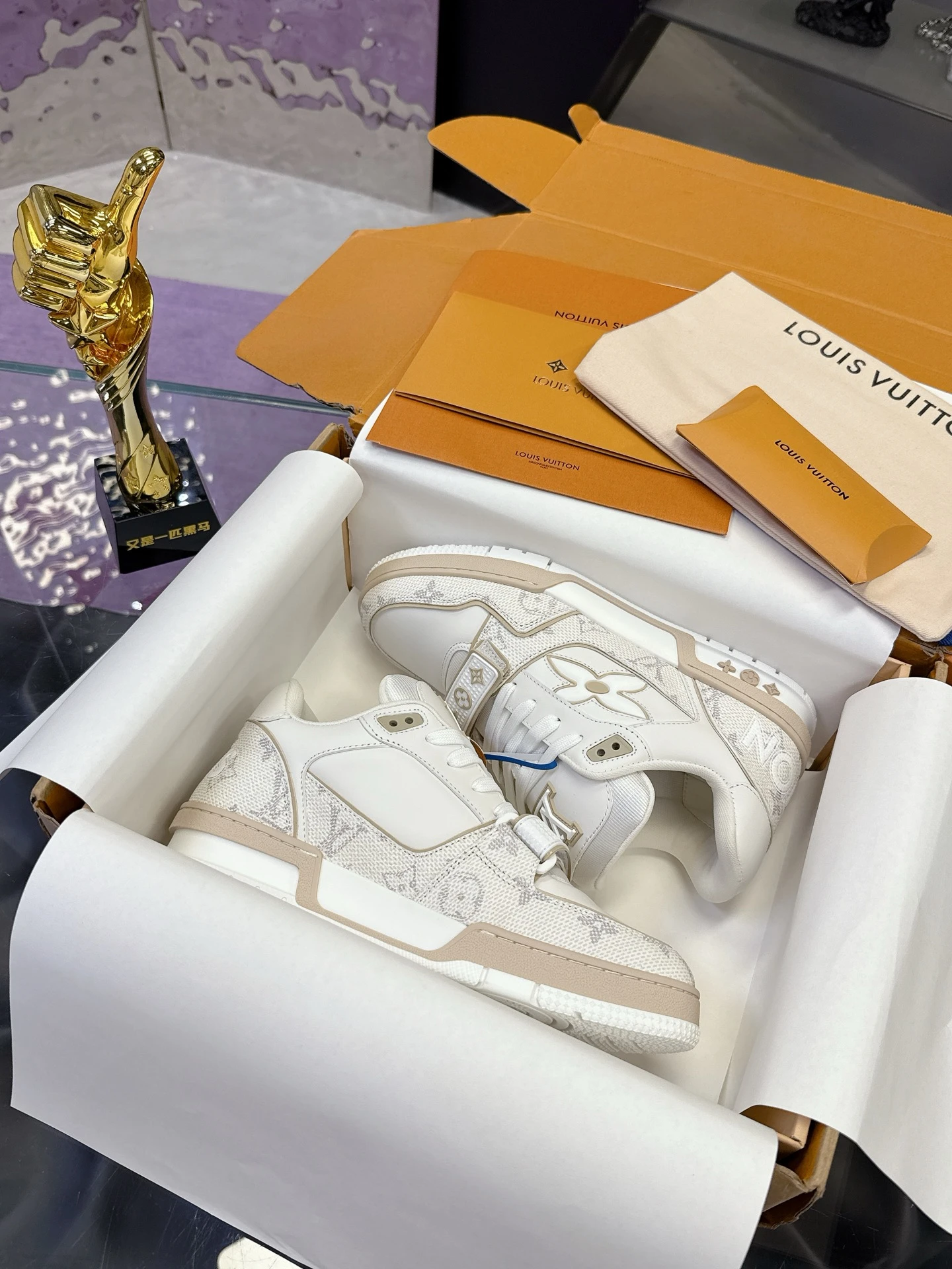 Louis Vuitton Sneakers — ae1e5f7d