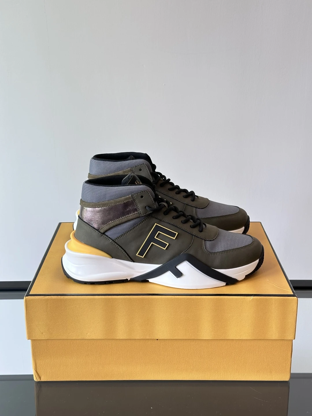 Fendi Sneakers — 51d26ed9