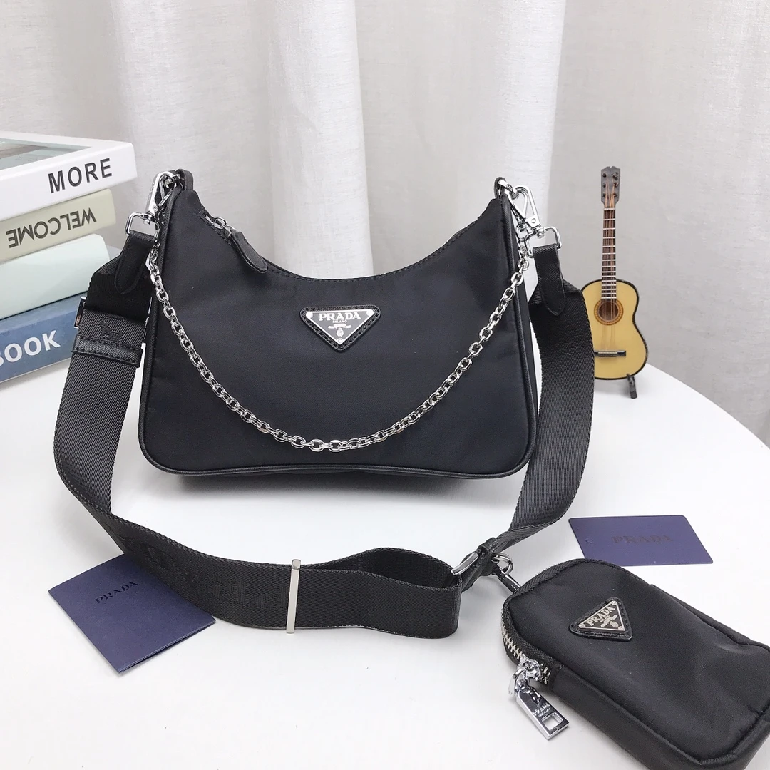 Prada Bag — c9952253