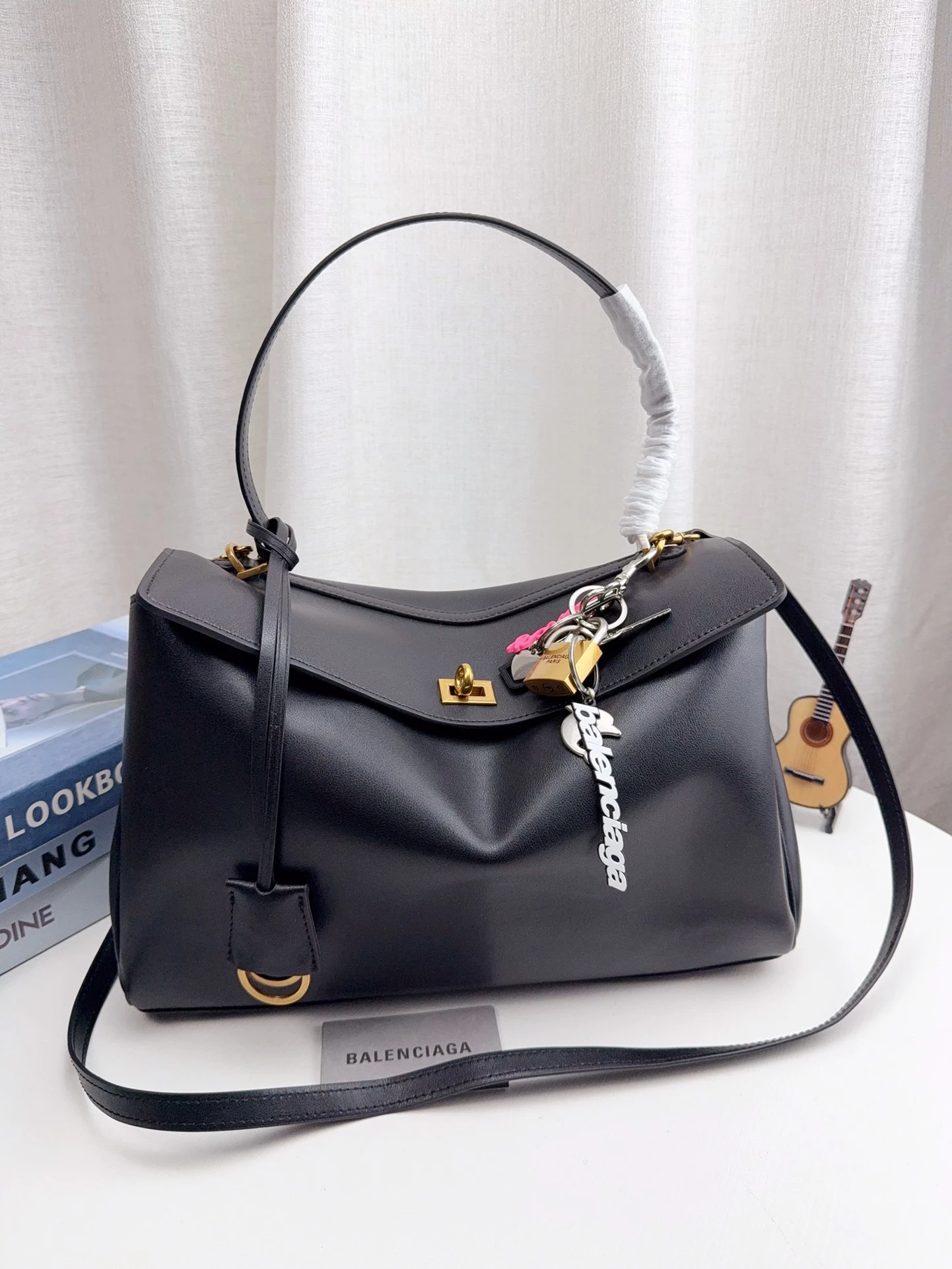 Balenciaga Bag — 2b23584b