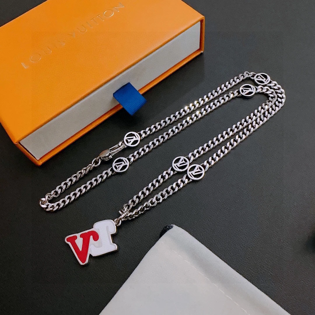 Louis Vuitton Necklaces — 1bcac66e