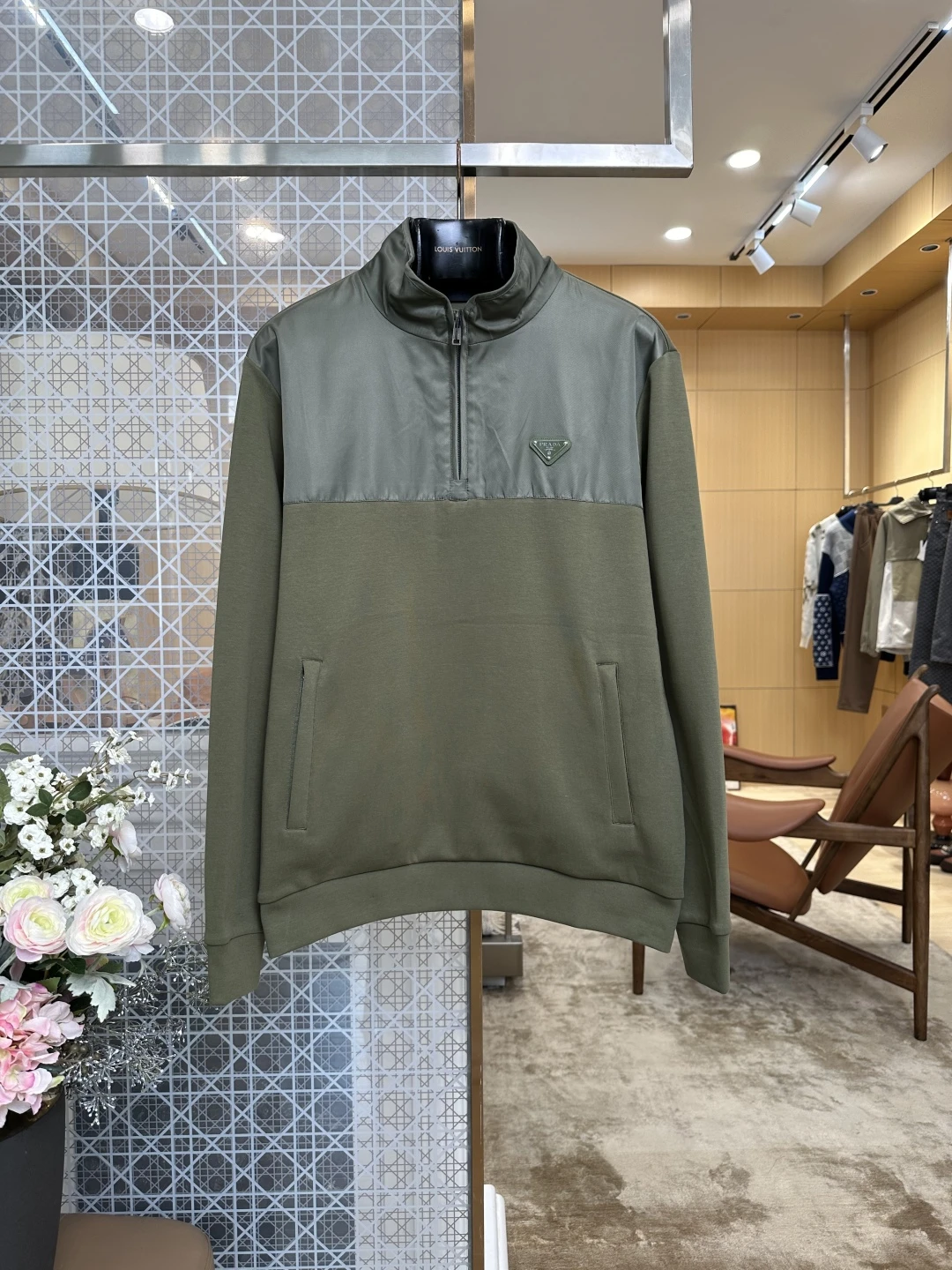Prada Sweatshirts — 8bb6f3cf