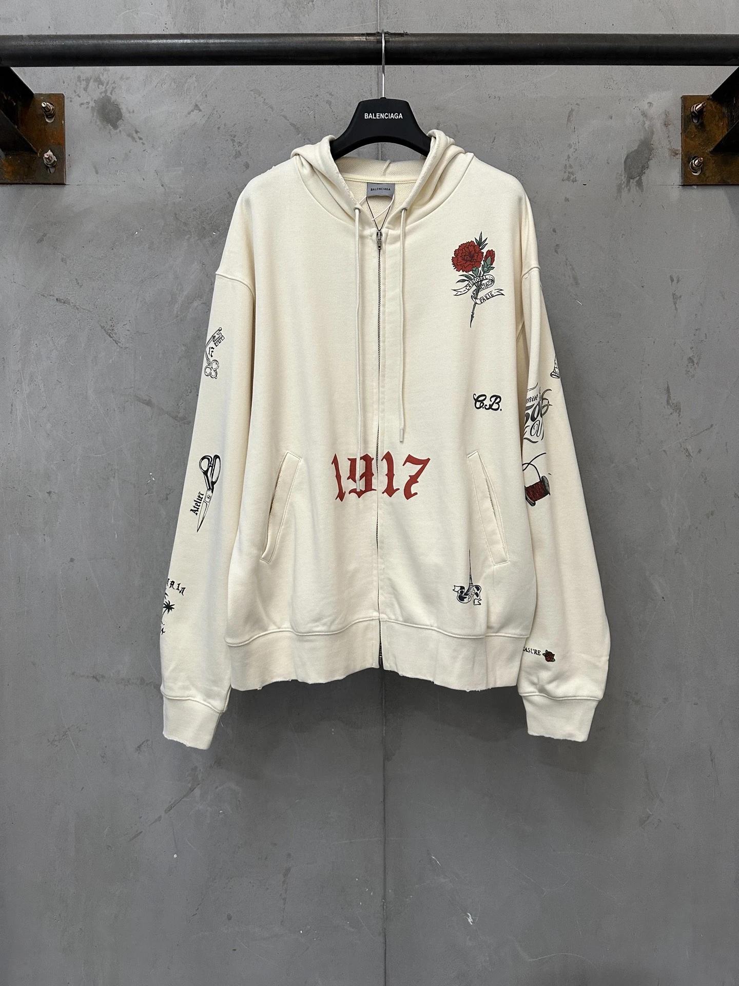 Balenciaga Hoodies — 67fc666b