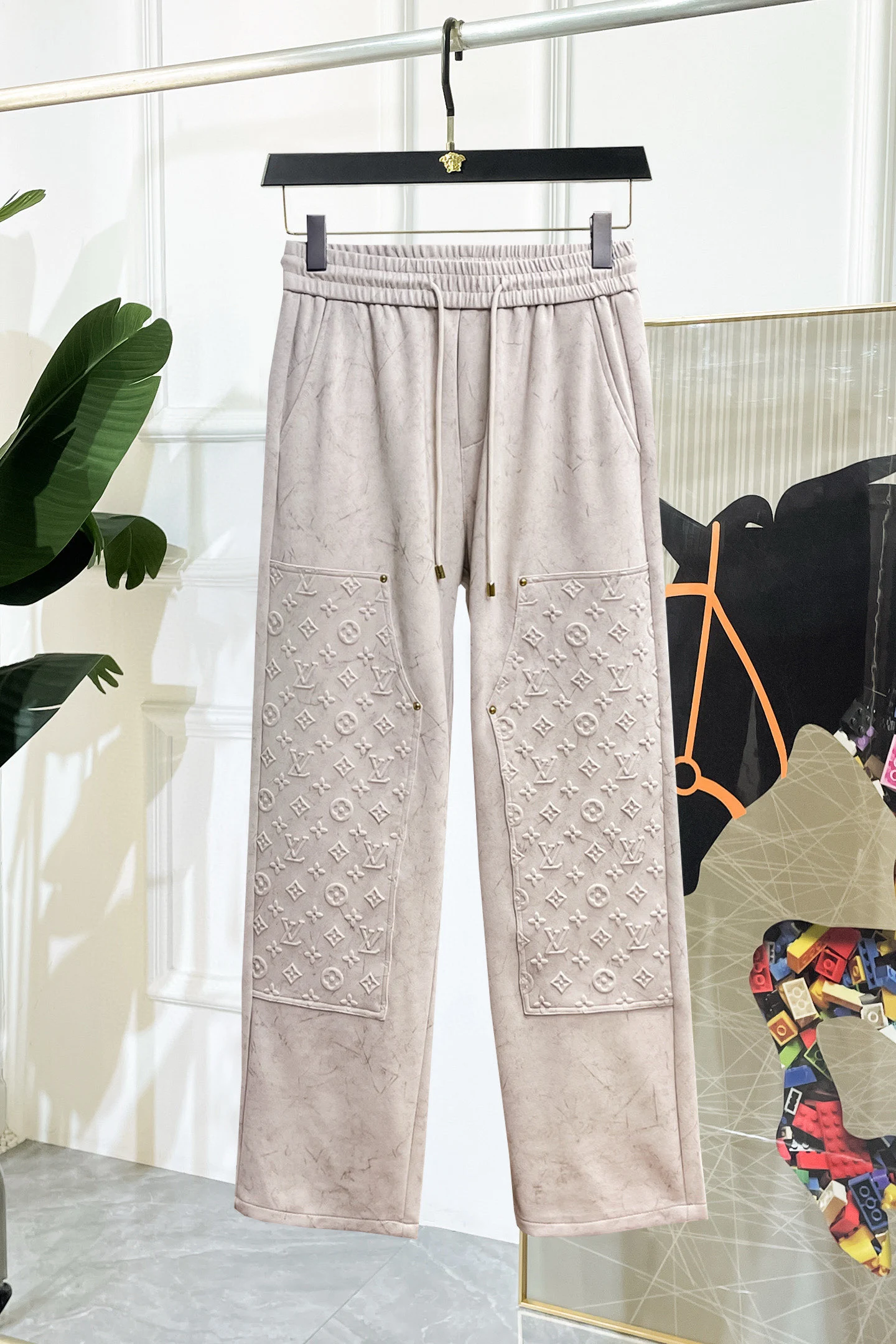 Louis Vuitton Trousers — 25277aae
