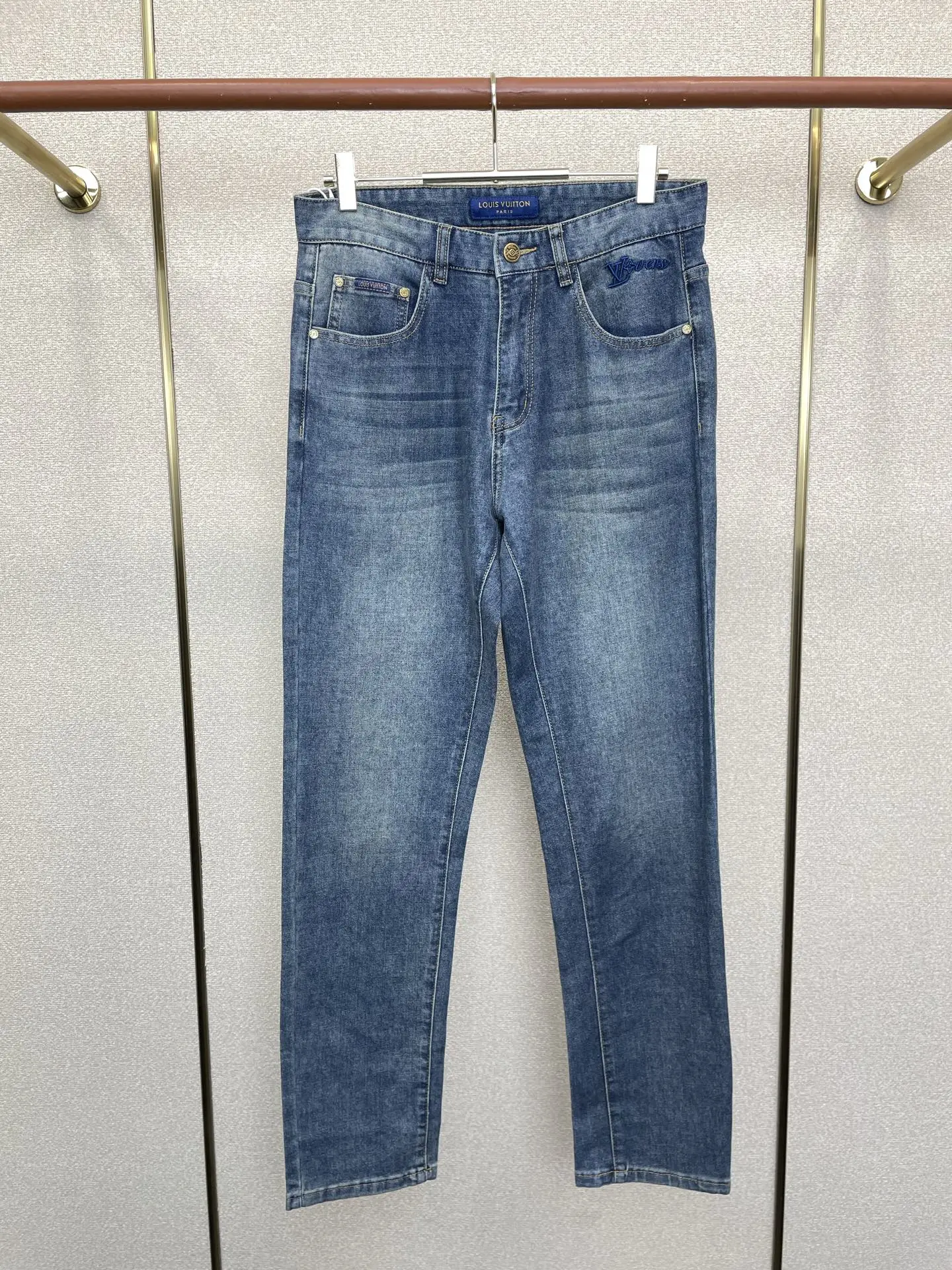 Louis Vuitton Jeans — e2862571
