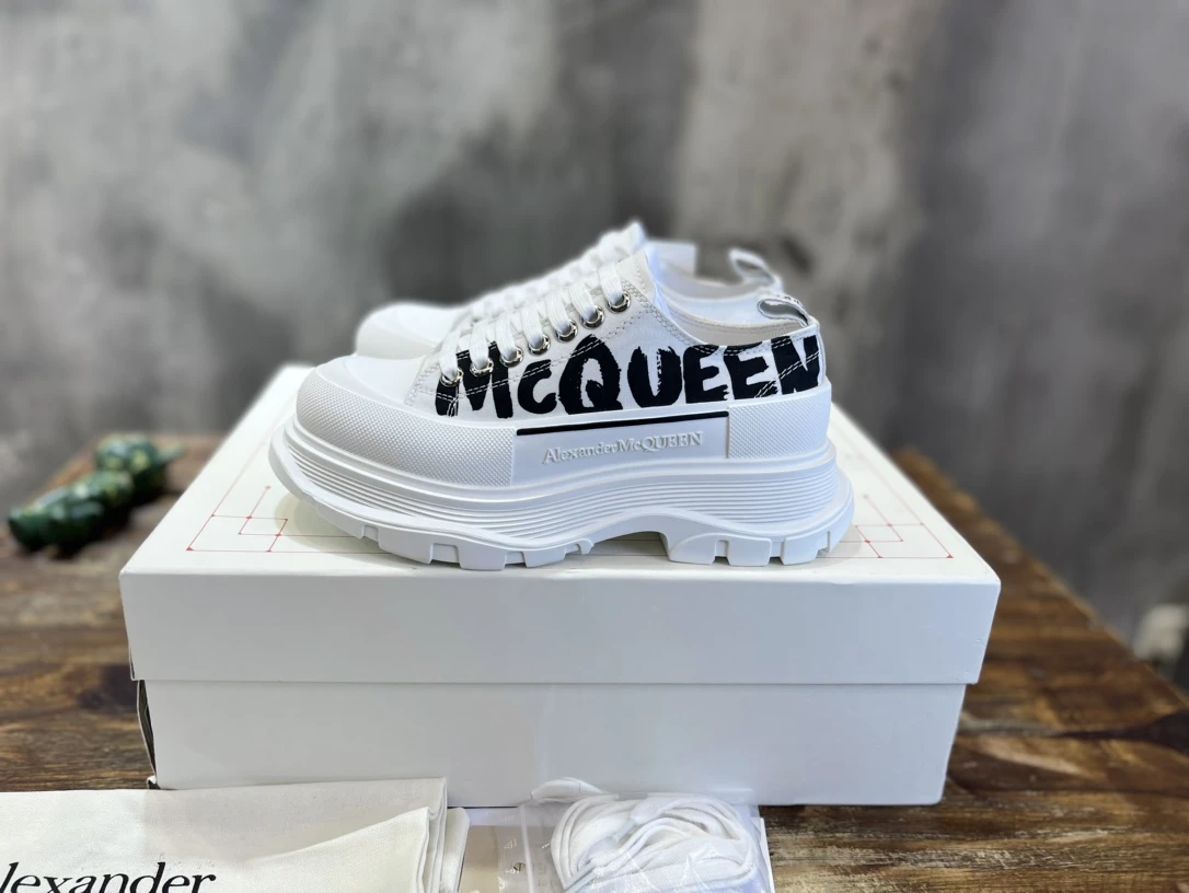 Alexander McQueen Sneakers — 99e9b9f3