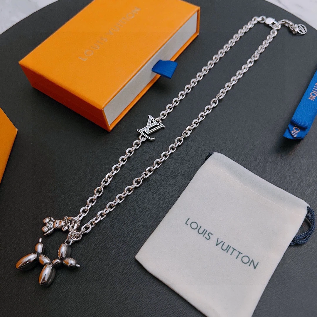 Louis Vuitton Necklaces — 620b45cd