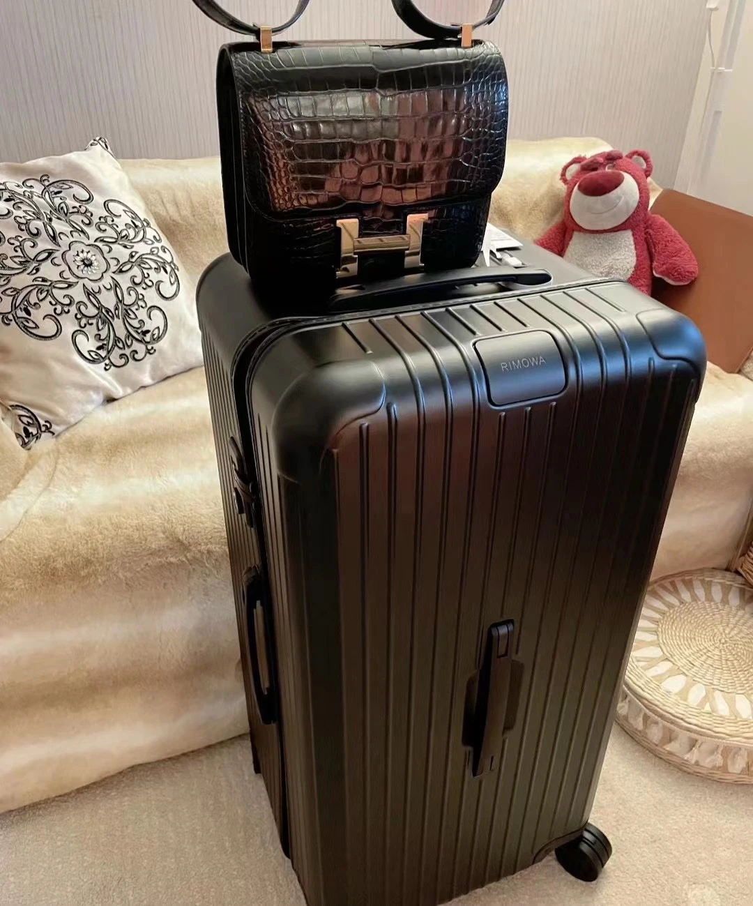 Rimowa Luggage — d5332539
