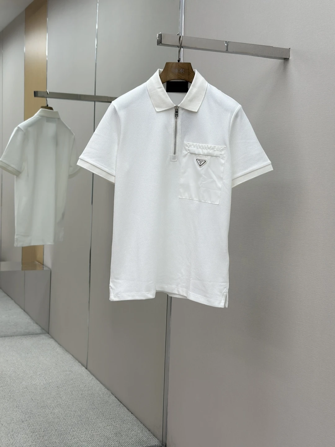 Prada T-Shirt — d84c2136