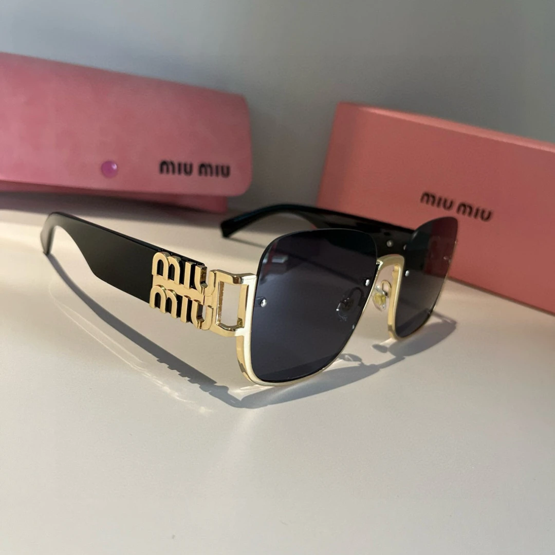 Miu Miu Eyewear — 3219a562