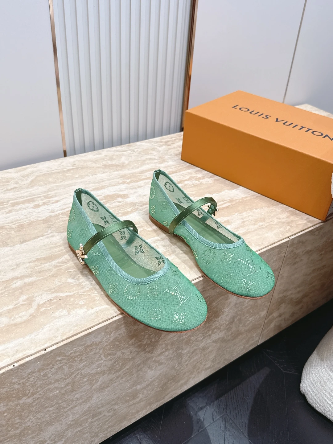 Louis Vuitton Sandals — 0d7a8d91