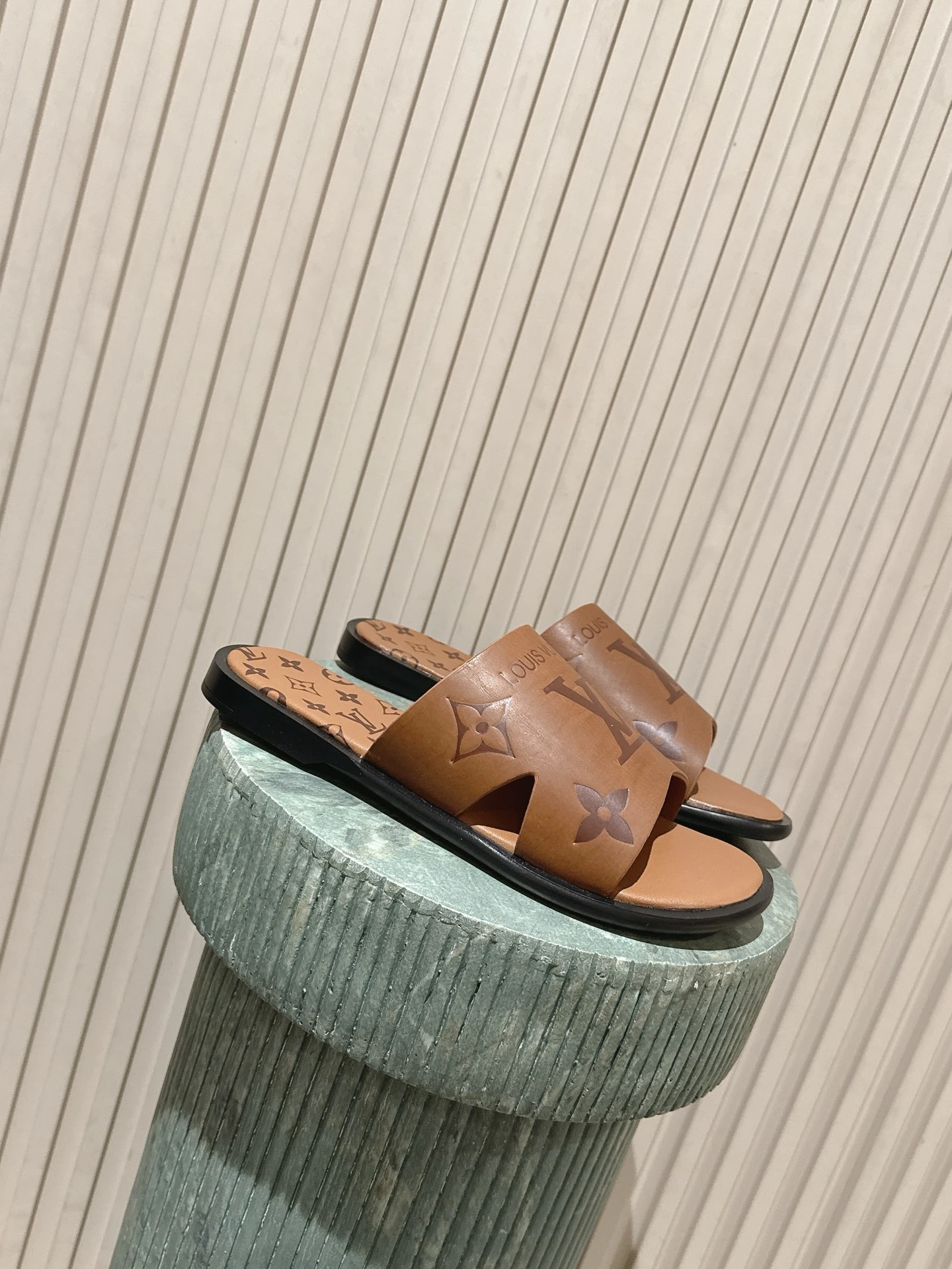 Louis Vuitton Slides — 722eaa2d