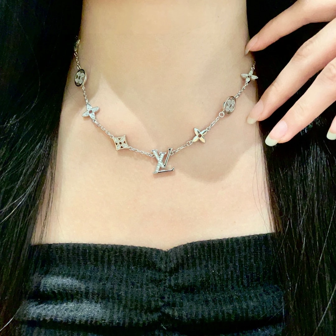Louis Vuitton Necklaces — 03f5b7aa
