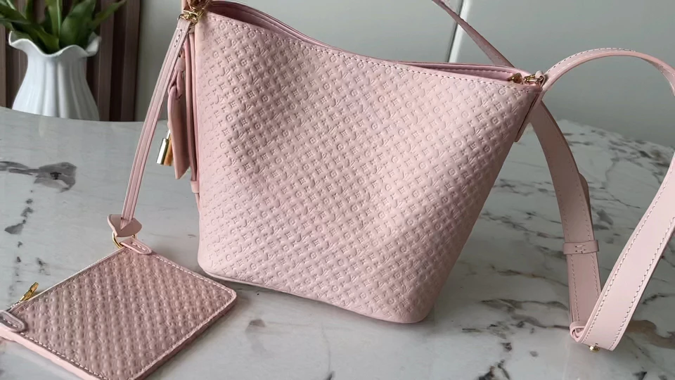 Louis Vuitton Bag — 72b7db03