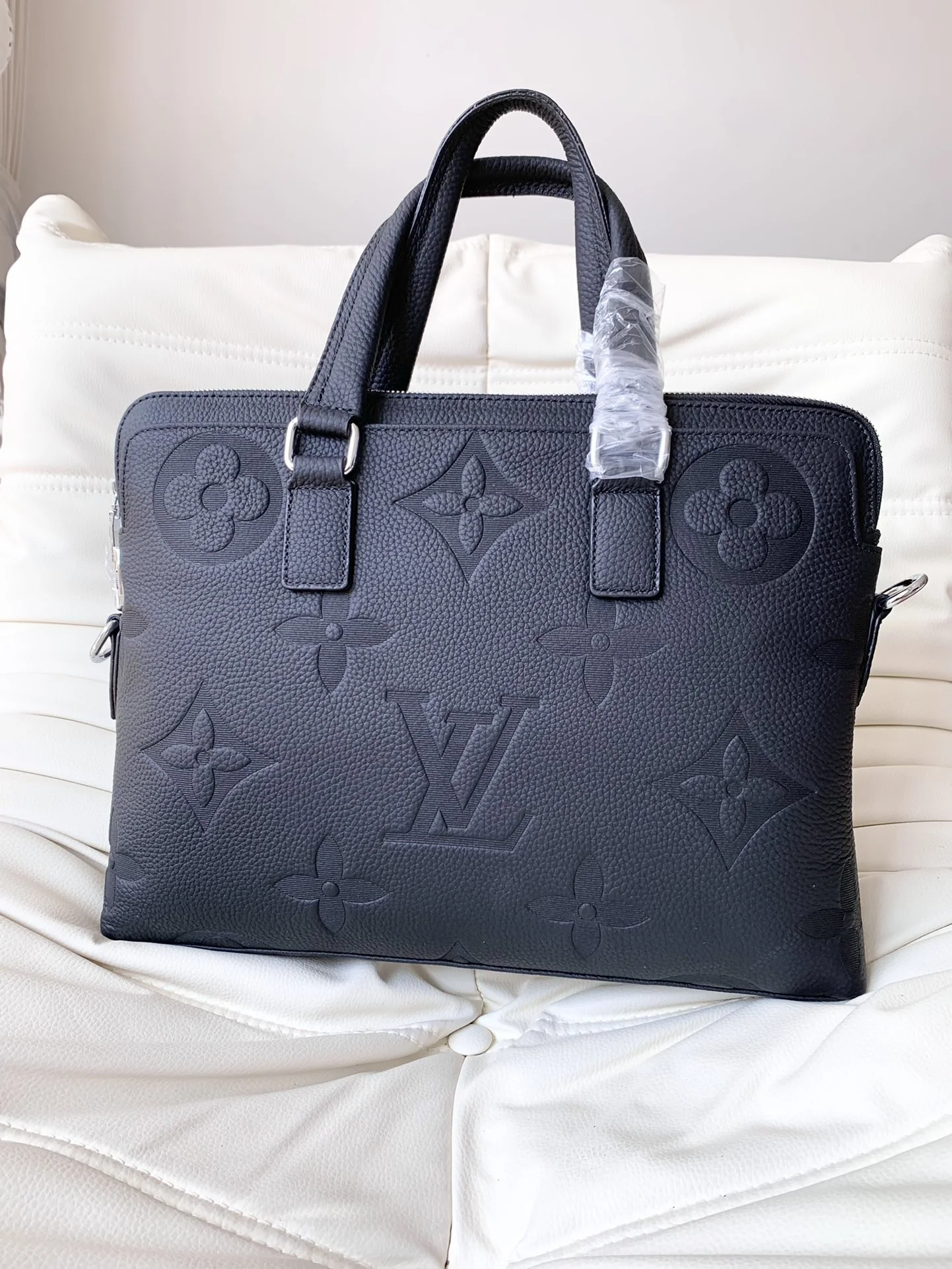 Louis Vuitton Bag — 8a393e07