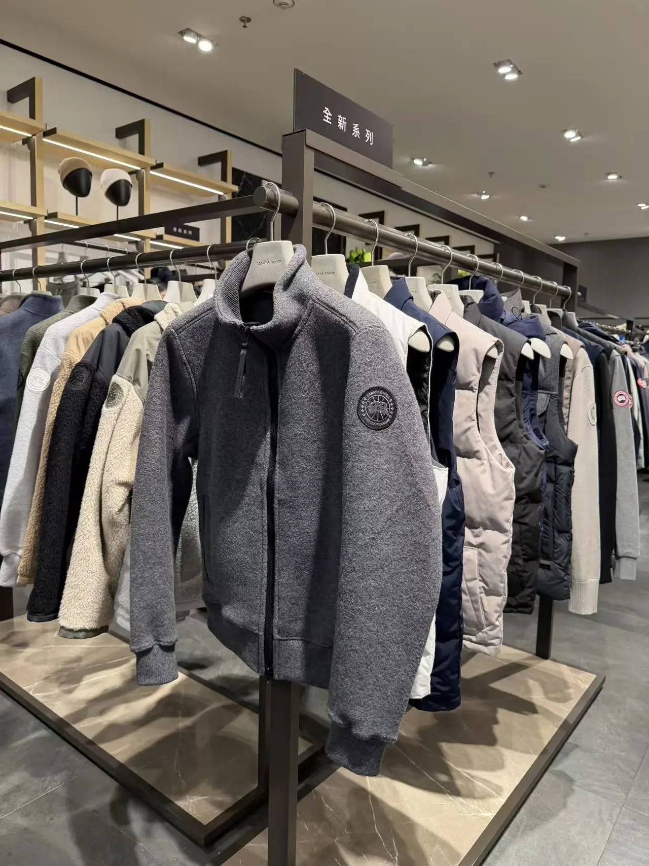 Canada Goose Down Jacket — 1134e7ae