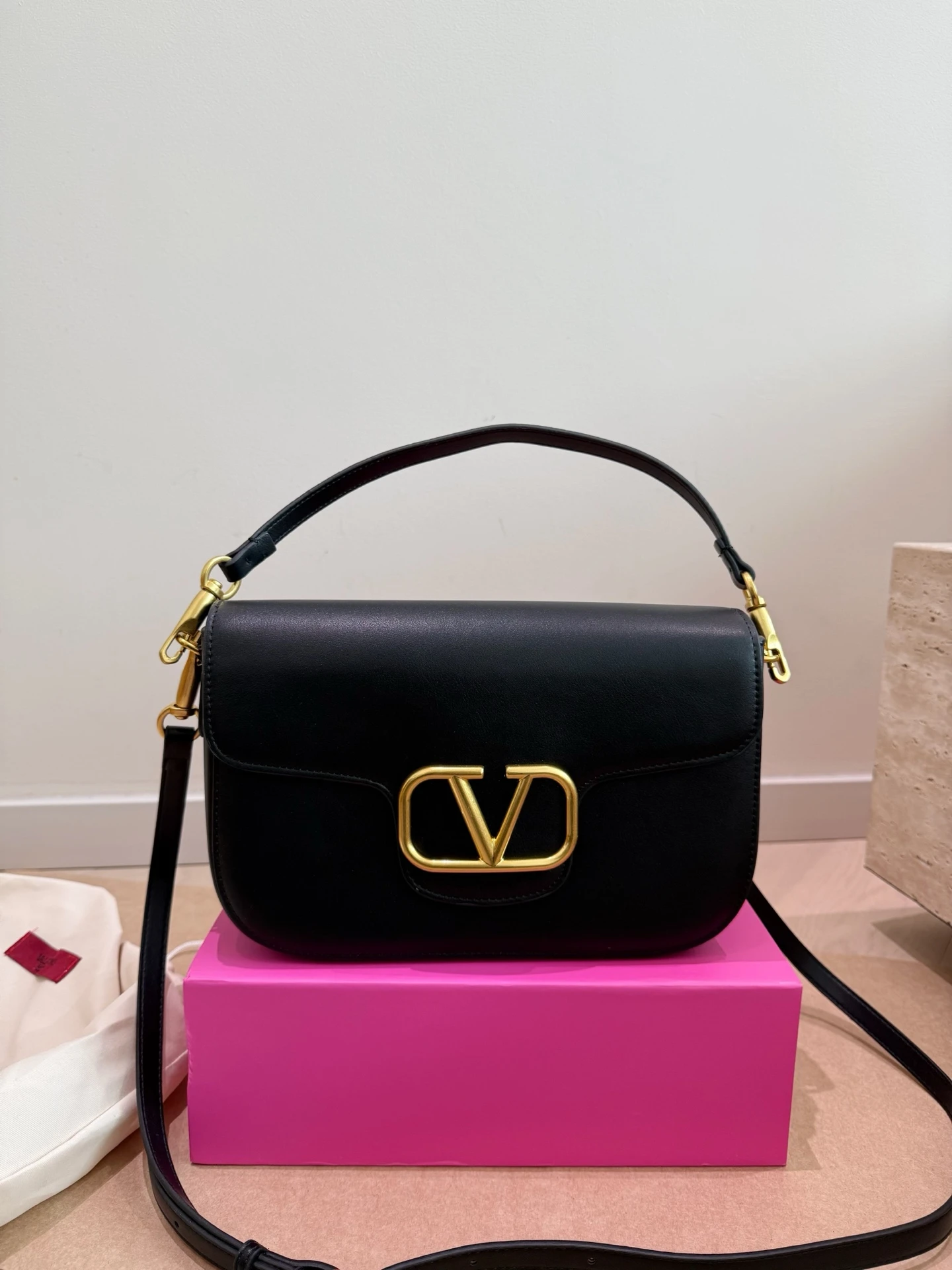 Valentino Bag — fe1dbf2e